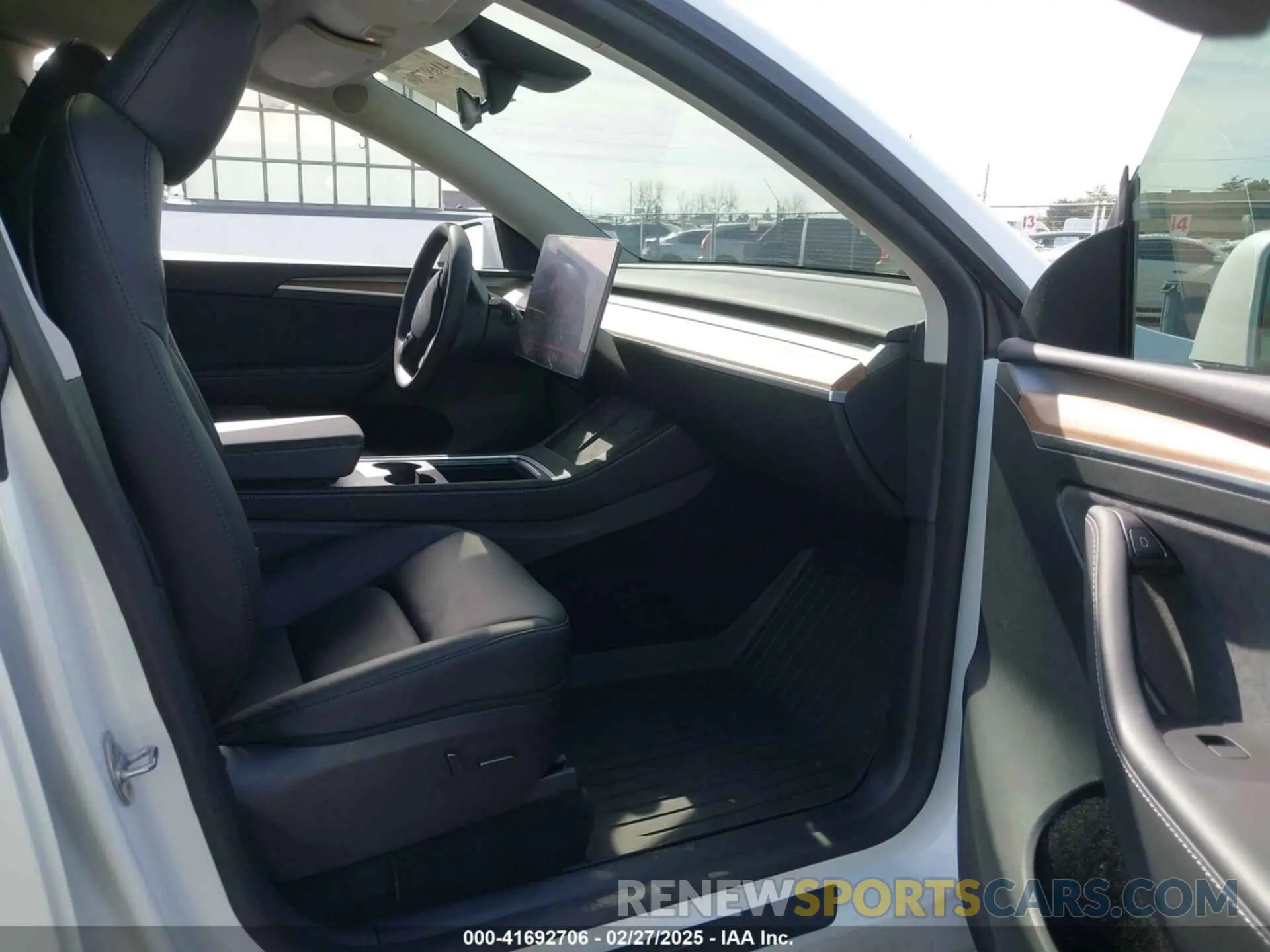5 fotografías del automóvil dañado 7SAYGDEE8RF161370 TESLA MODEL Y 2024