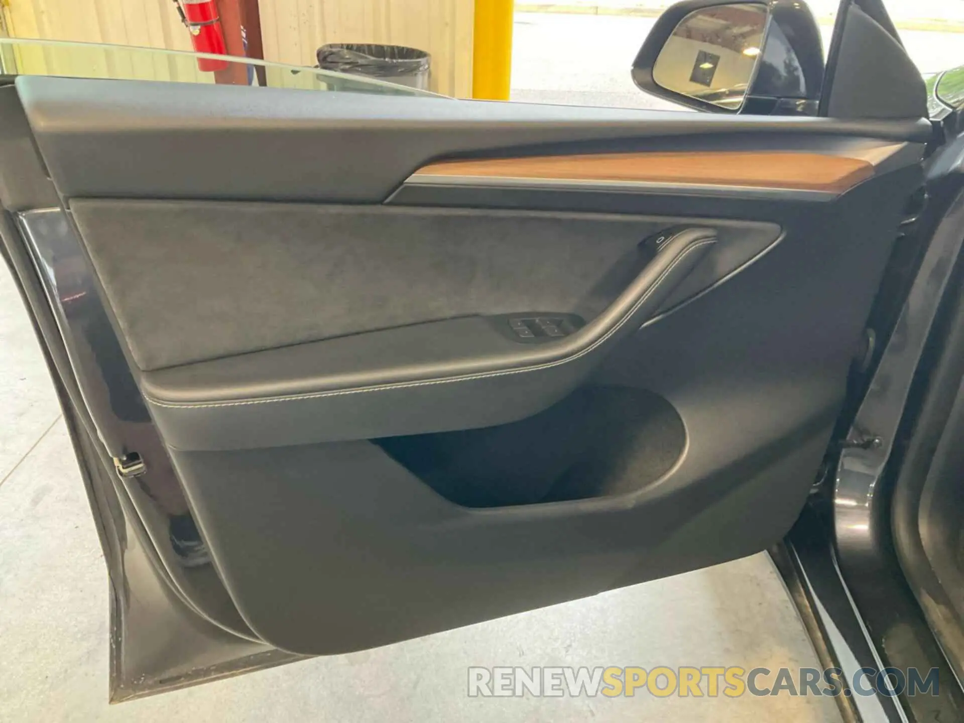 12 fotografías del automóvil dañado 7SAYGDEE8RF986468 TESLA MODEL Y 2024