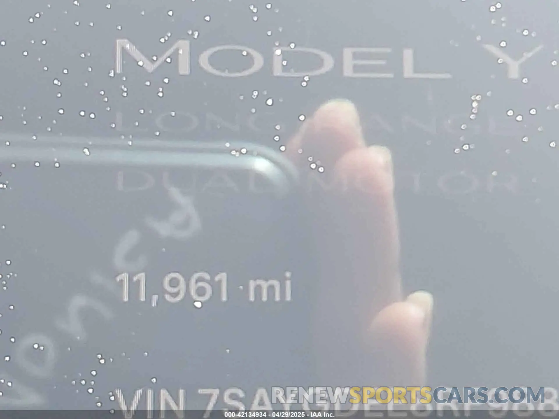 14 fotografías del automóvil dañado 7SAYGDEE8RF988950 TESLA MODEL Y 2024