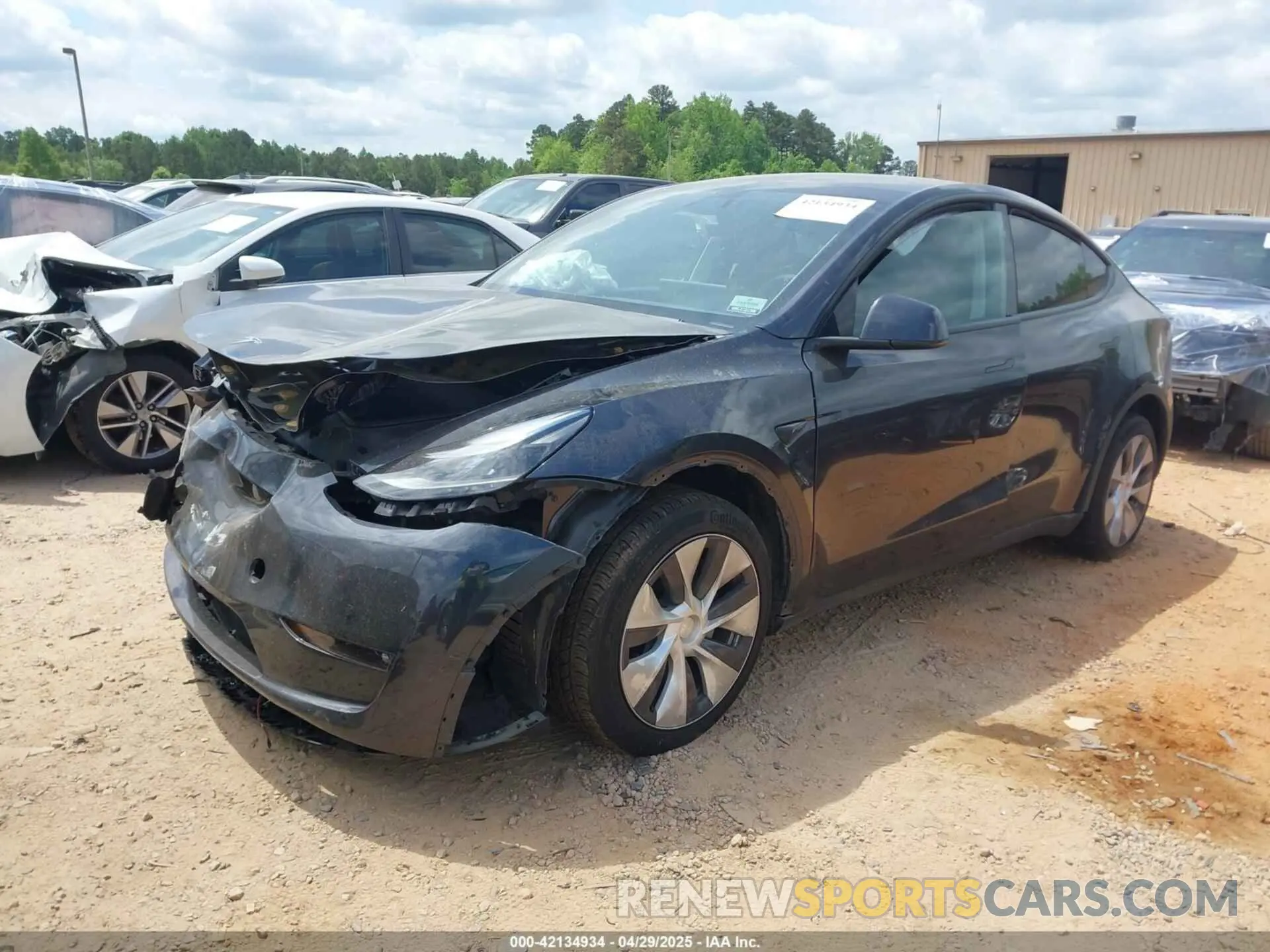 2 fotografías del automóvil dañado 7SAYGDEE8RF988950 TESLA MODEL Y 2024