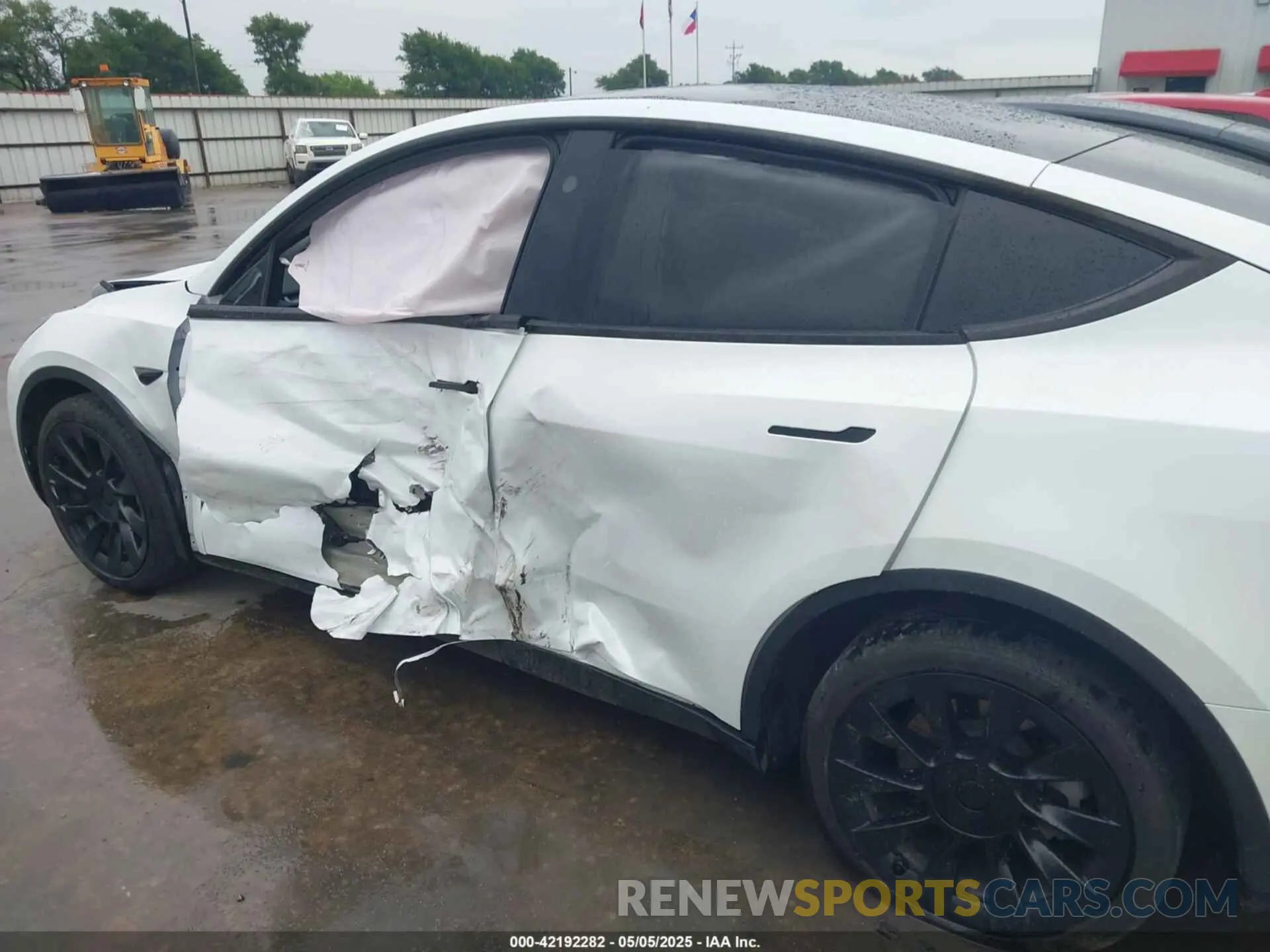 14 fotografías del automóvil dañado 7SAYGDEE9RA221573 TESLA MODEL Y 2024
