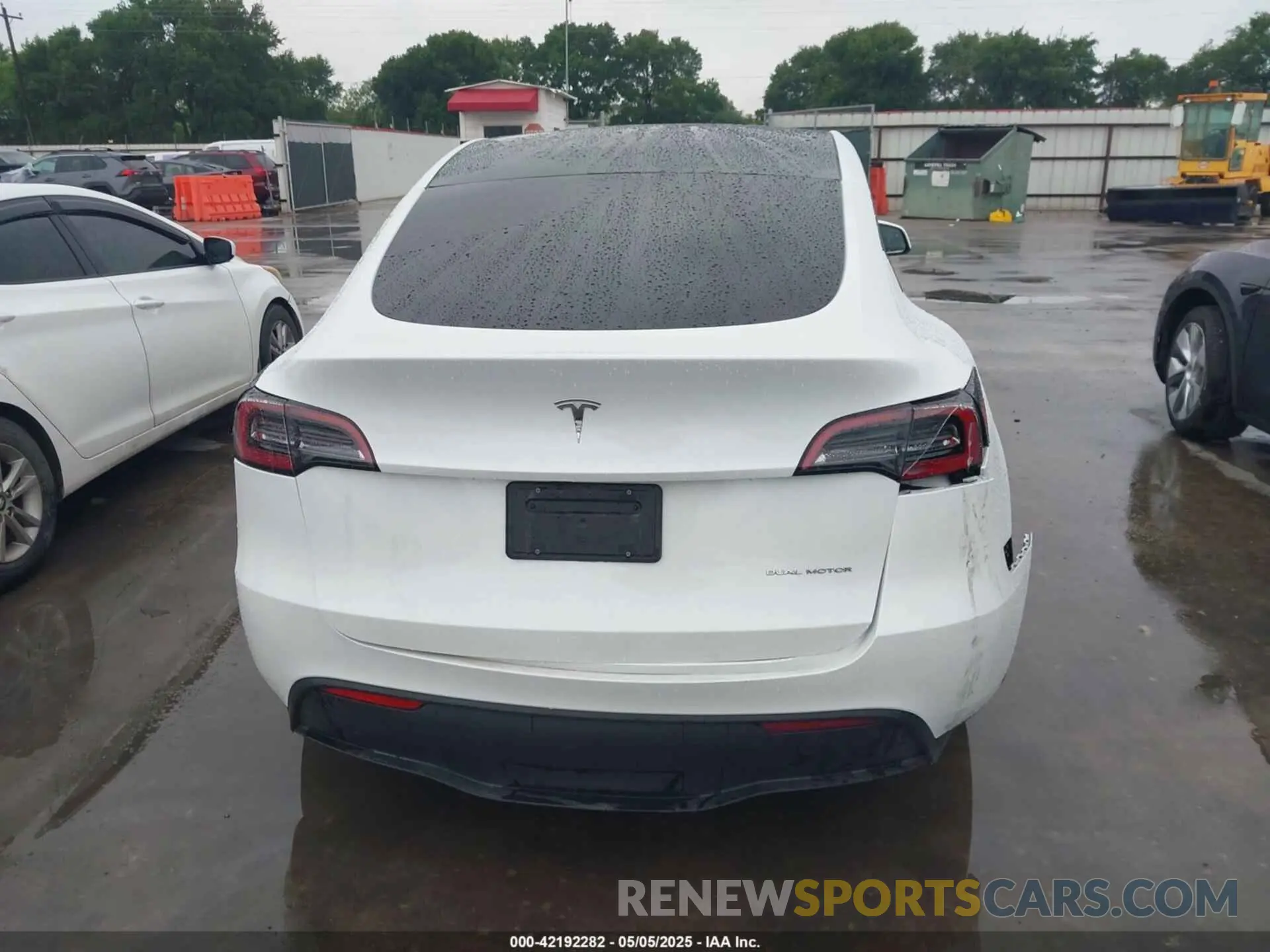 16 fotografías del automóvil dañado 7SAYGDEE9RA221573 TESLA MODEL Y 2024