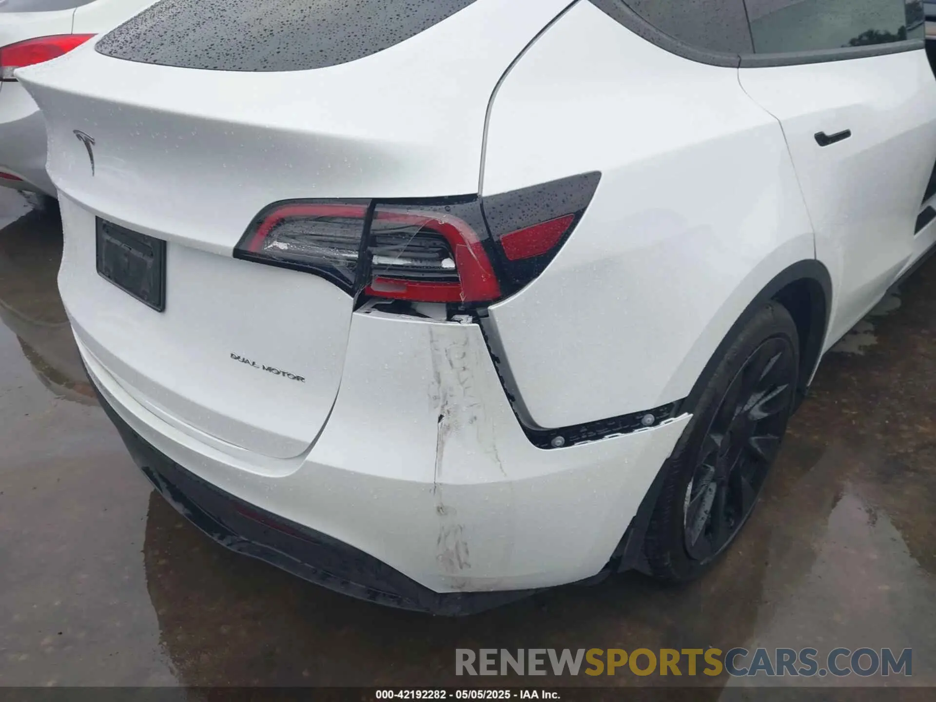 6 fotografías del automóvil dañado 7SAYGDEE9RA221573 TESLA MODEL Y 2024