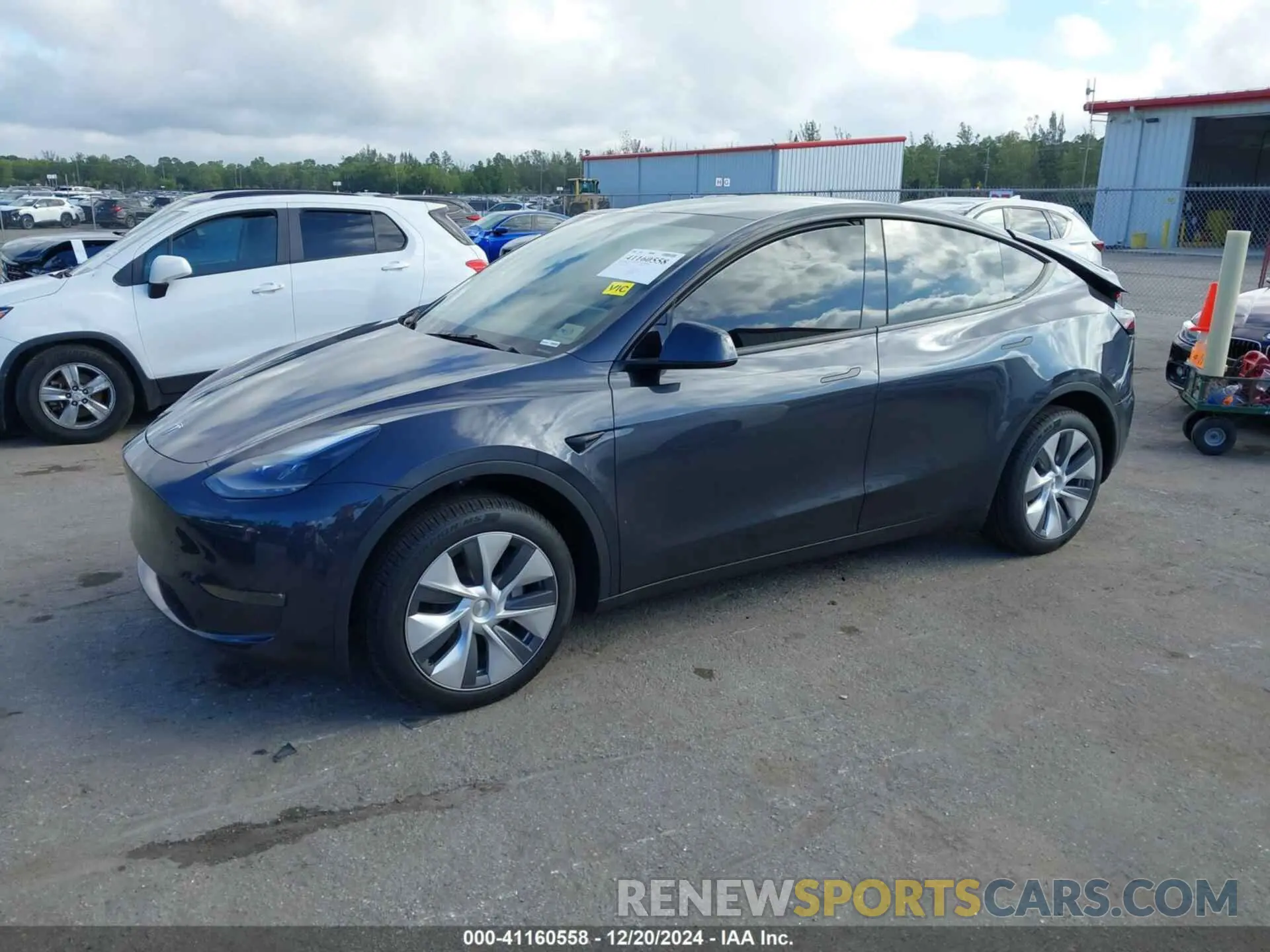 2 fotografías del automóvil dañado 7SAYGDEE9RA228474 TESLA MODEL Y 2024