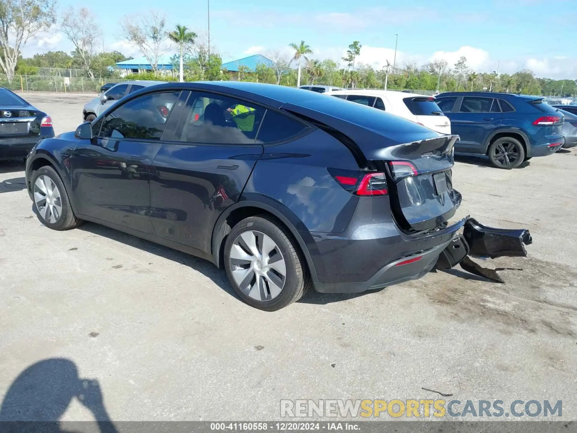 3 fotografías del automóvil dañado 7SAYGDEE9RA228474 TESLA MODEL Y 2024
