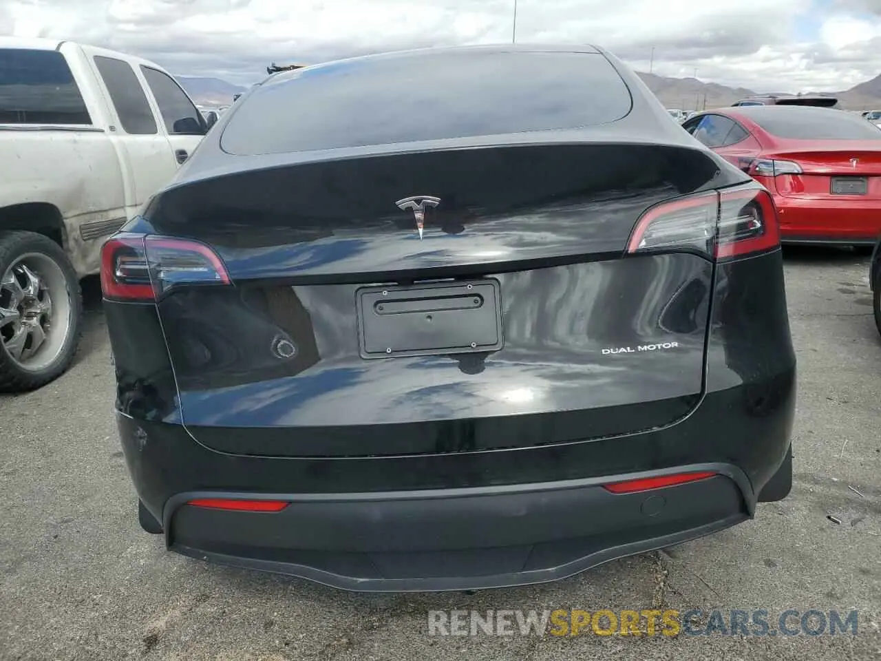 6 fotografías del automóvil dañado 7SAYGDEE9RA323200 TESLA MODEL Y 2024