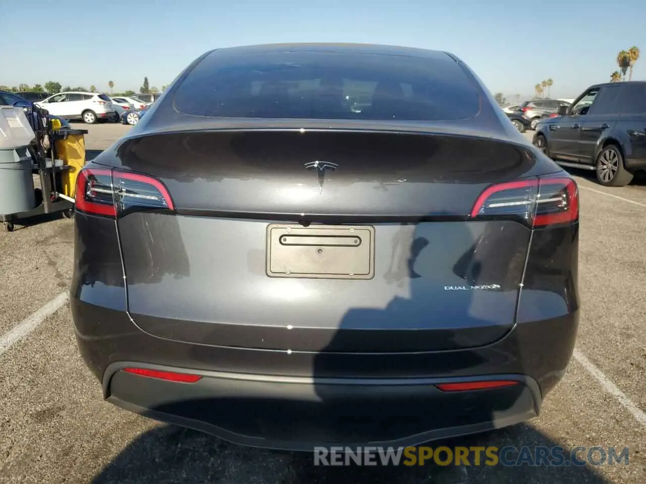 6 fotografías del automóvil dañado 7SAYGDEE9RF032280 TESLA MODEL Y 2024