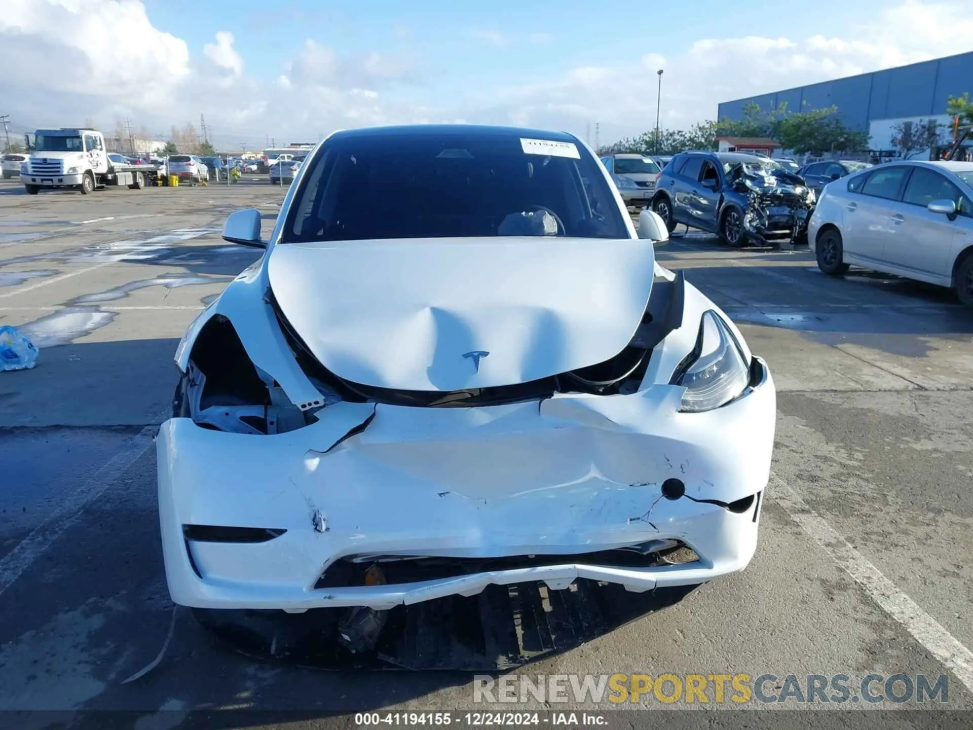 12 fotografías del automóvil dañado 7SAYGDEE9RF071001 TESLA MODEL Y 2024