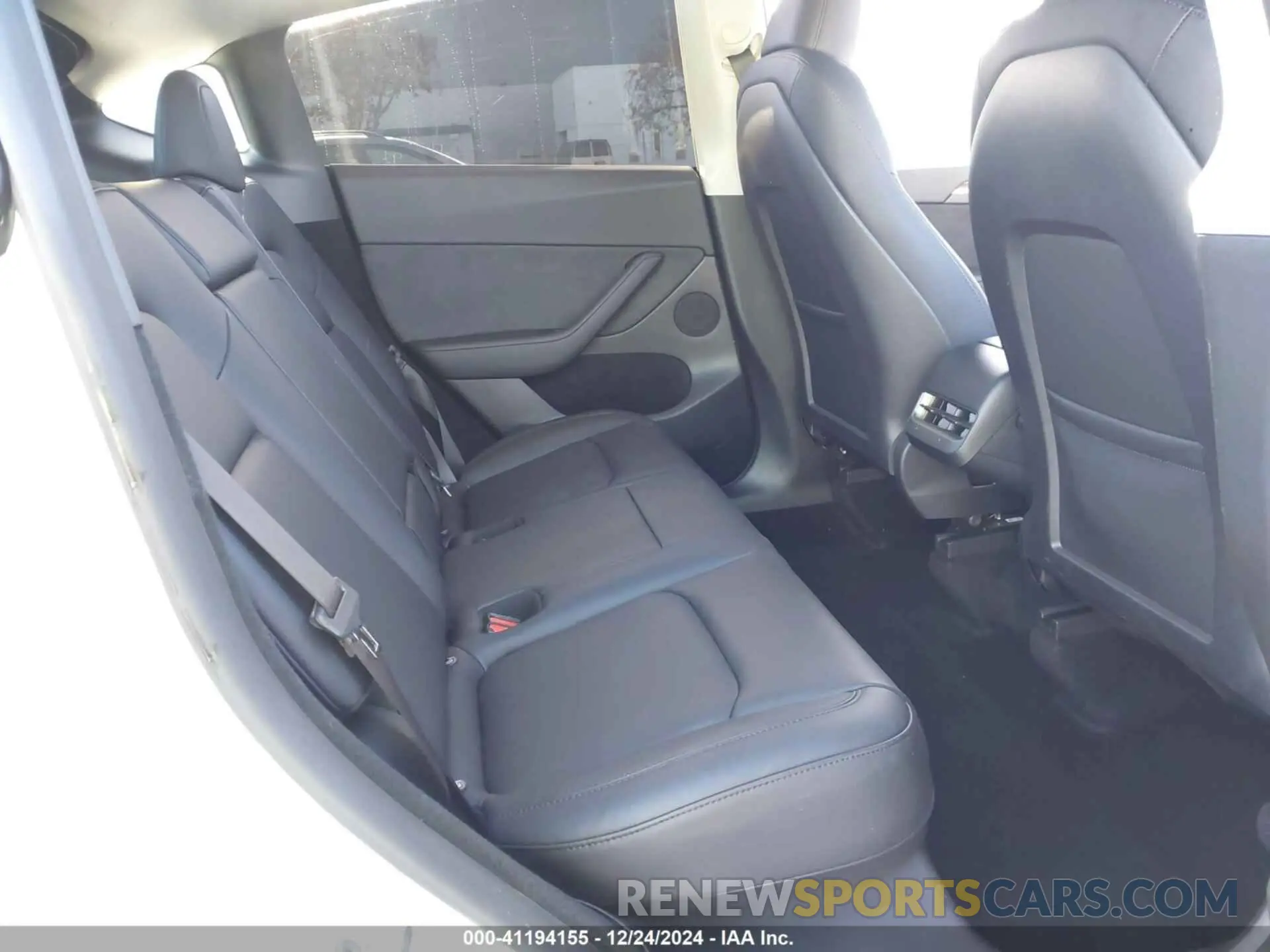 8 fotografías del automóvil dañado 7SAYGDEE9RF071001 TESLA MODEL Y 2024