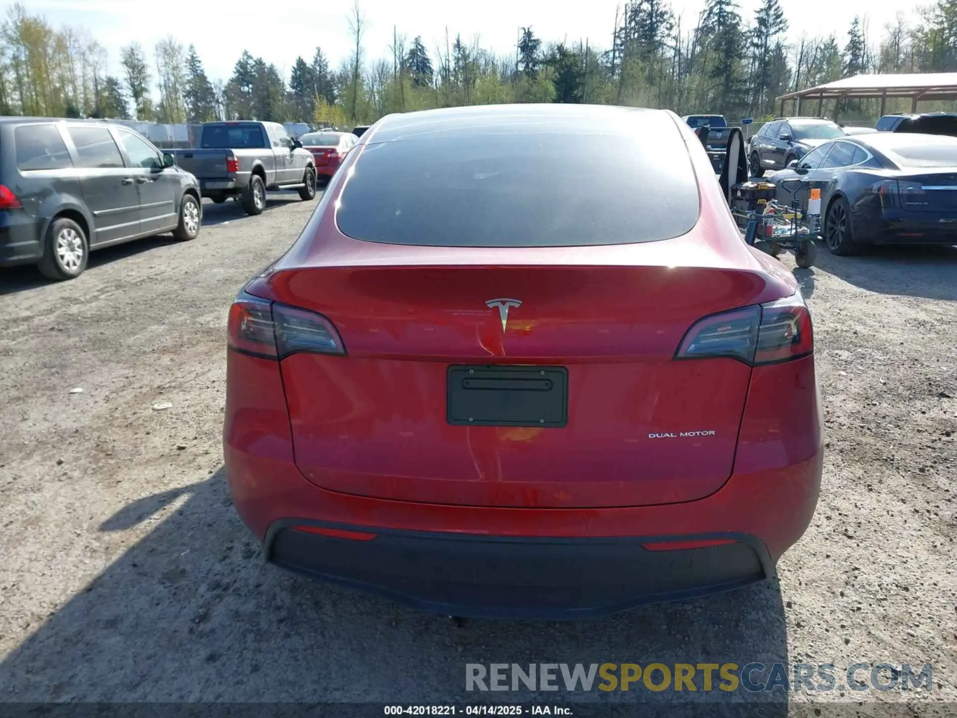 17 fotografías del automóvil dañado 7SAYGDEE9RF199805 TESLA MODEL Y 2024