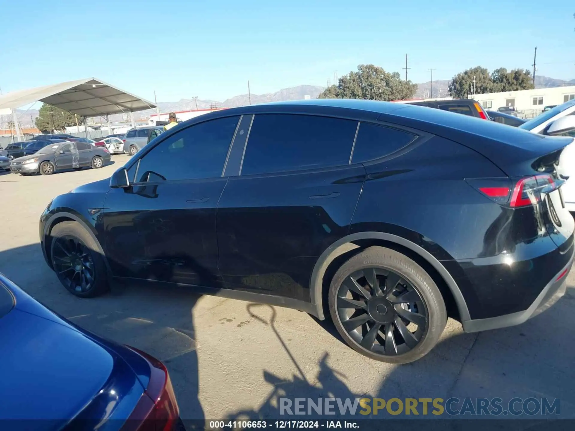 14 fotografías del automóvil dañado 7SAYGDEEXRA216186 TESLA MODEL Y 2024
