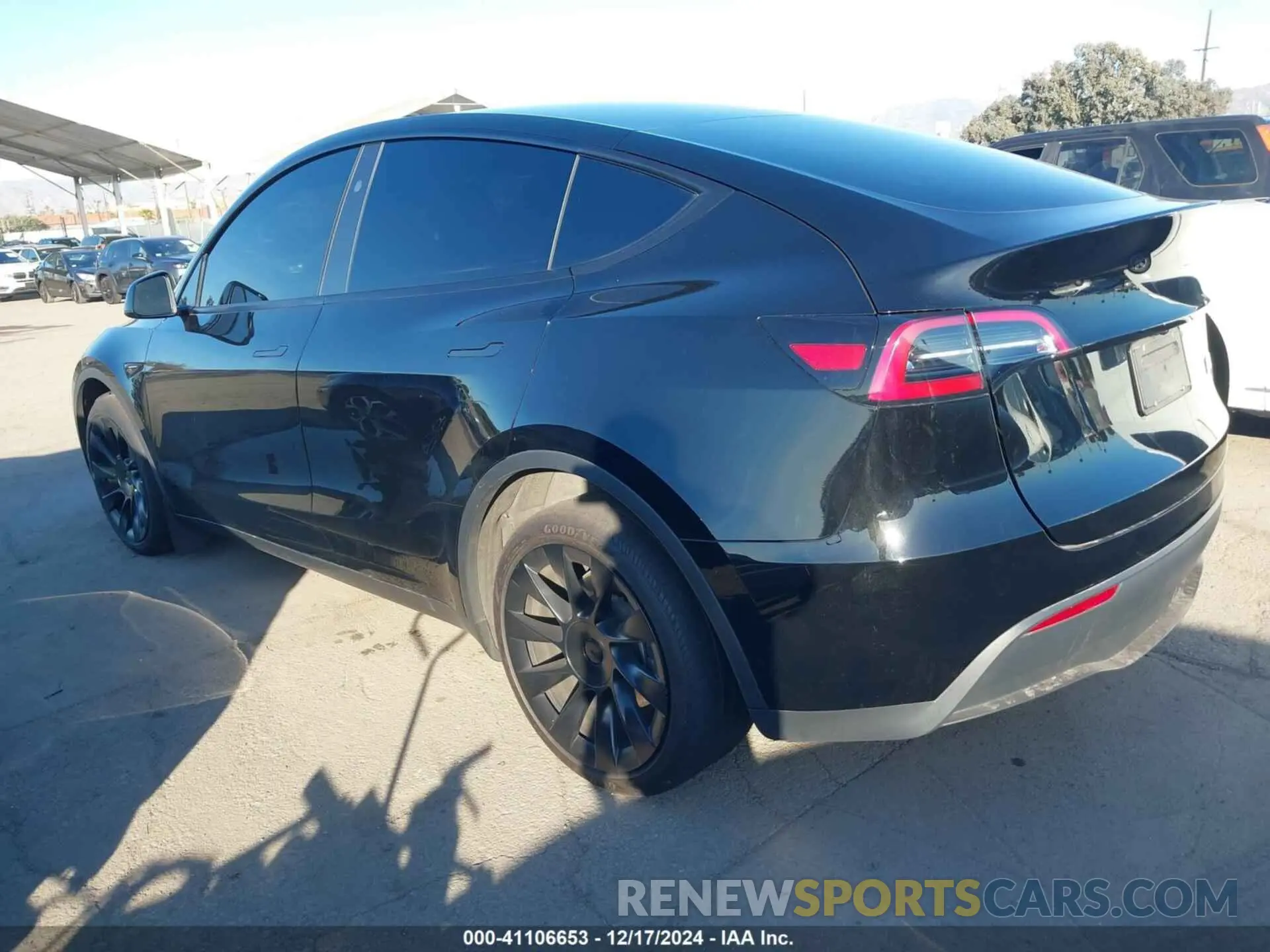 3 fotografías del automóvil dañado 7SAYGDEEXRA216186 TESLA MODEL Y 2024
