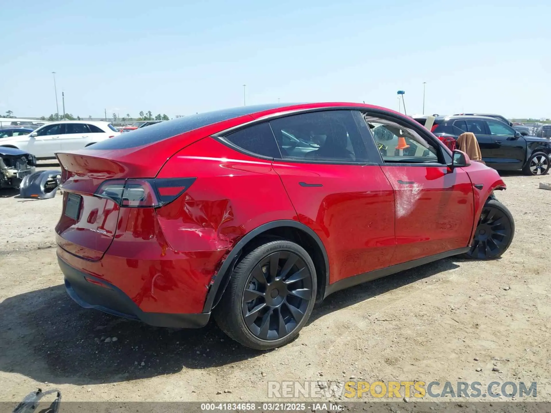 4 fotografías del automóvil dañado 7SAYGDEEXRA236065 TESLA MODEL Y 2024
