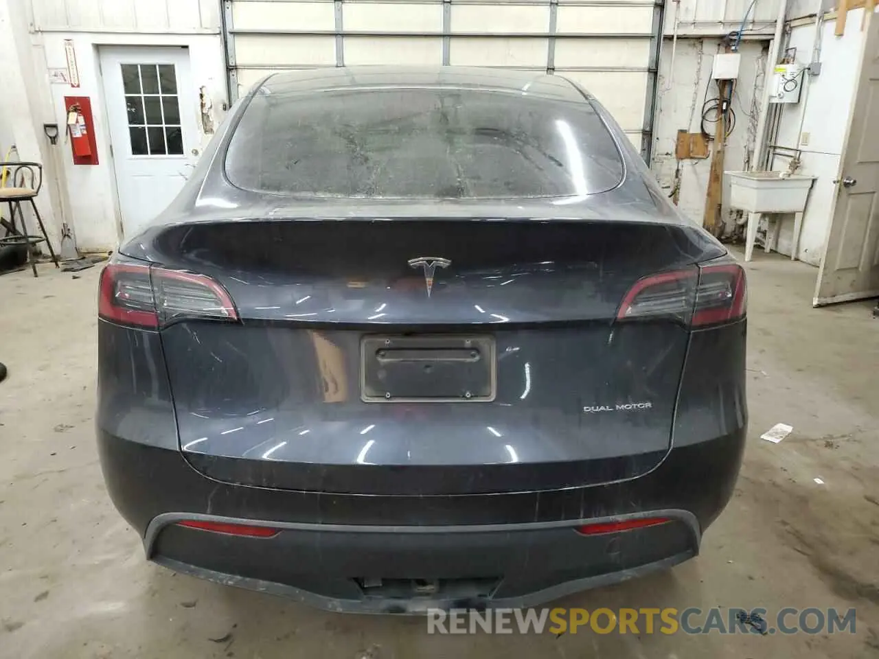 6 fotografías del automóvil dañado 7SAYGDEEXRA246644 TESLA MODEL Y 2024