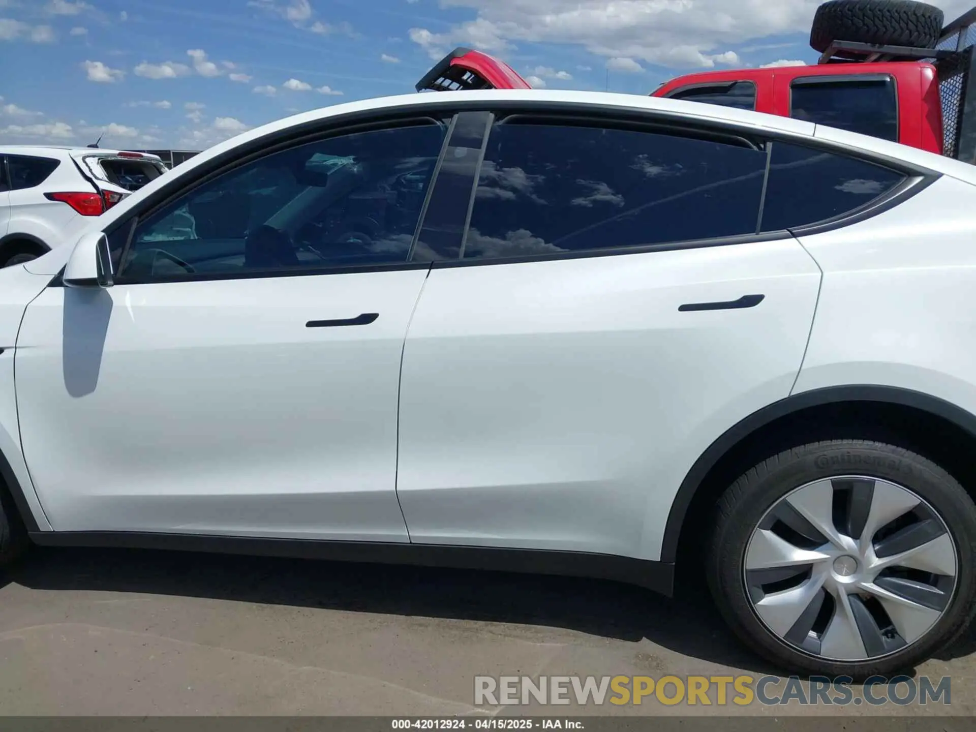 13 fotografías del automóvil dañado 7SAYGDEEXRA257658 TESLA MODEL Y 2024