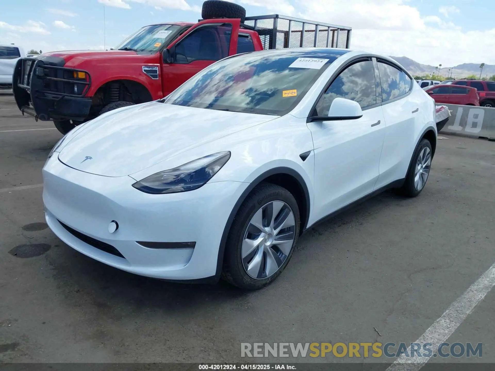 2 fotografías del automóvil dañado 7SAYGDEEXRA257658 TESLA MODEL Y 2024