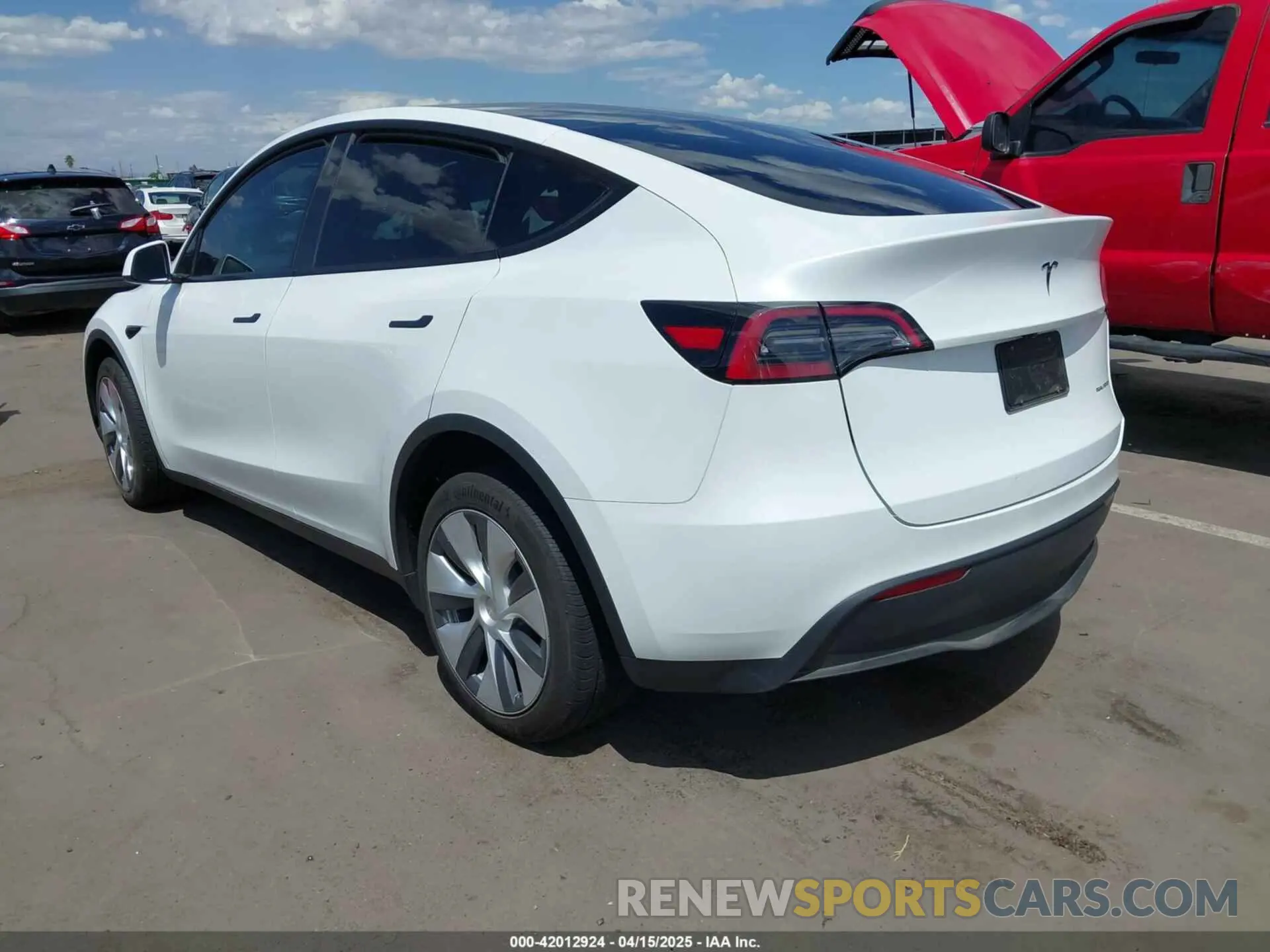 3 fotografías del automóvil dañado 7SAYGDEEXRA257658 TESLA MODEL Y 2024