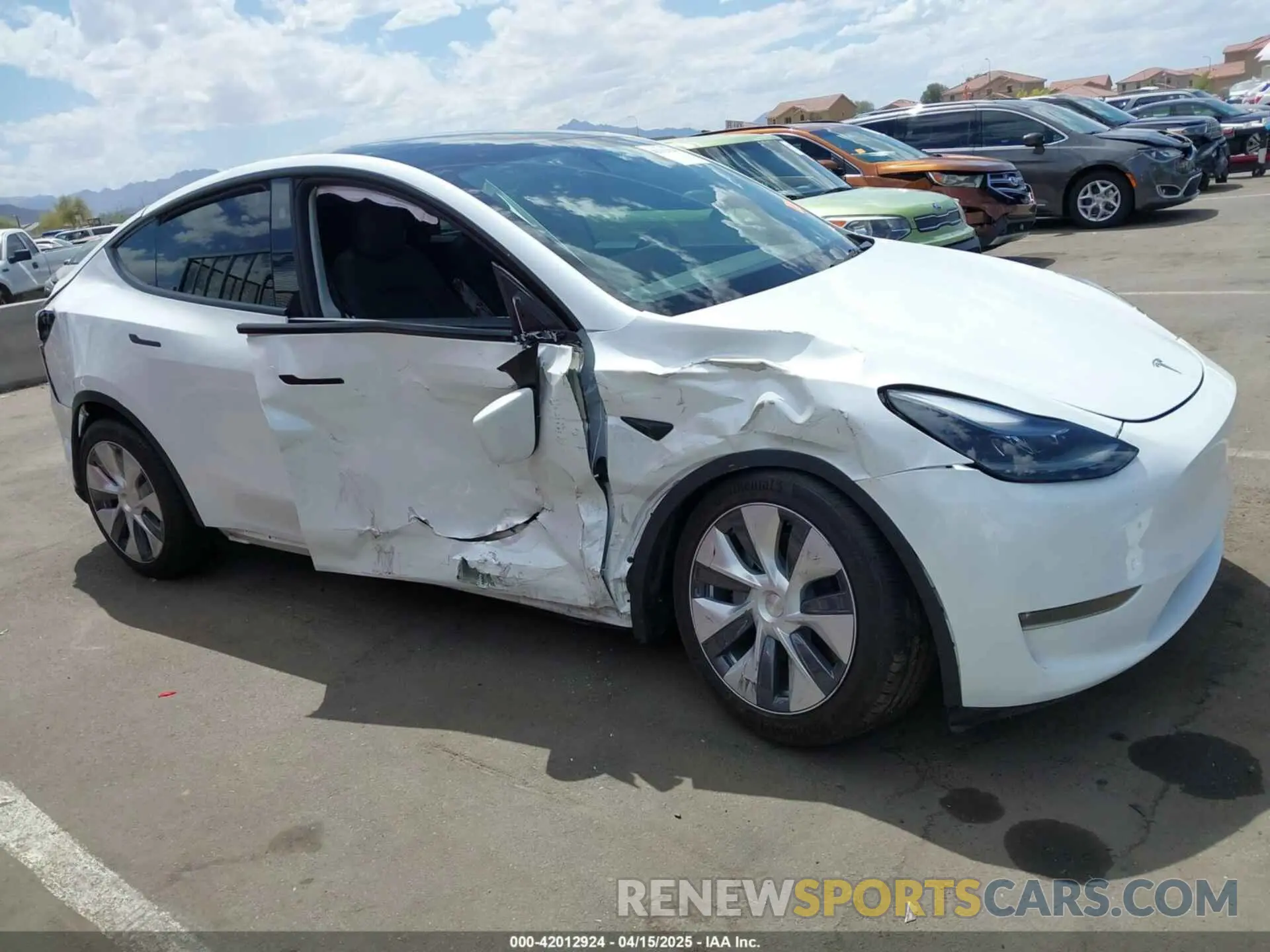 6 fotografías del automóvil dañado 7SAYGDEEXRA257658 TESLA MODEL Y 2024
