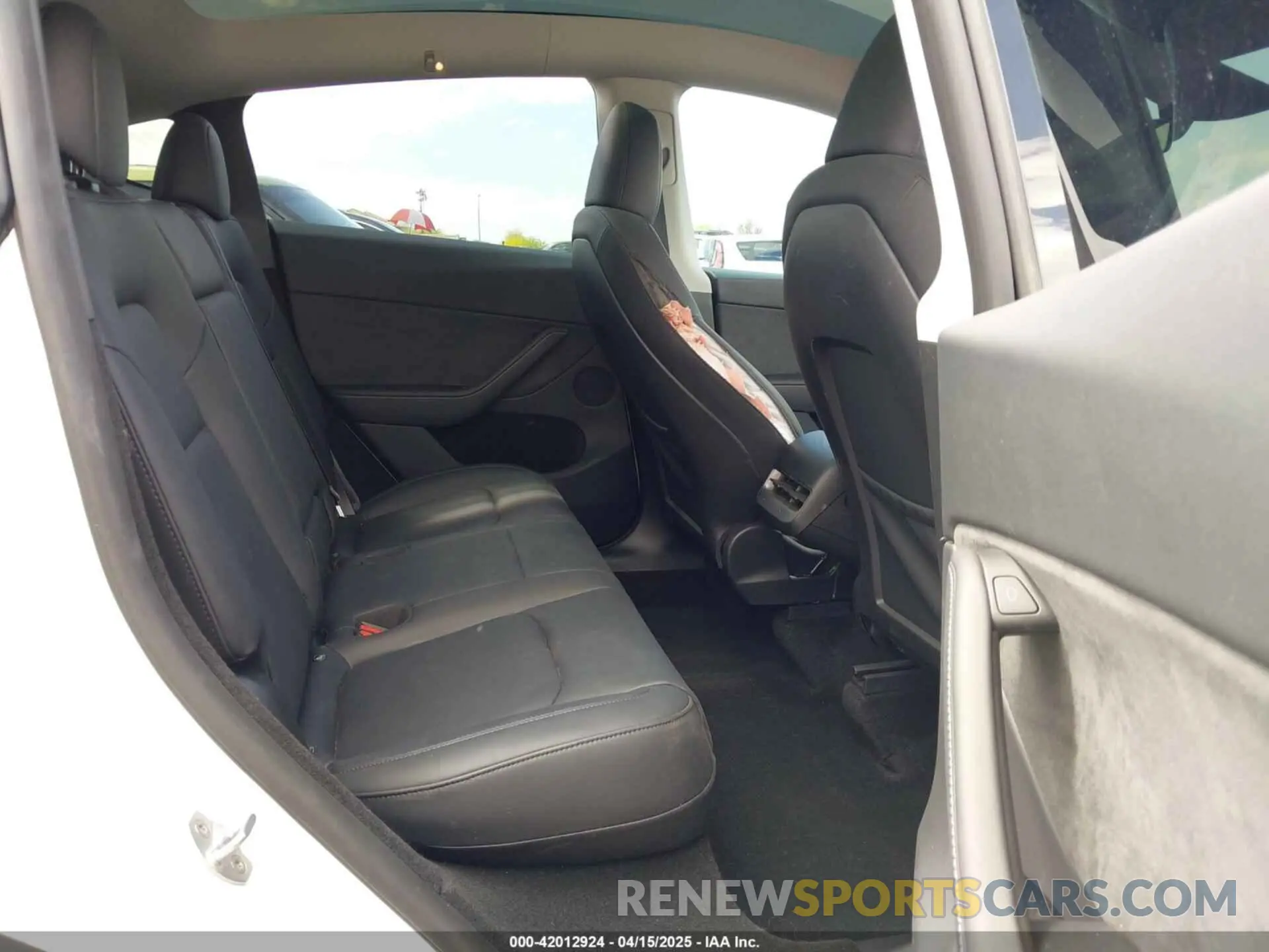 8 fotografías del automóvil dañado 7SAYGDEEXRA257658 TESLA MODEL Y 2024