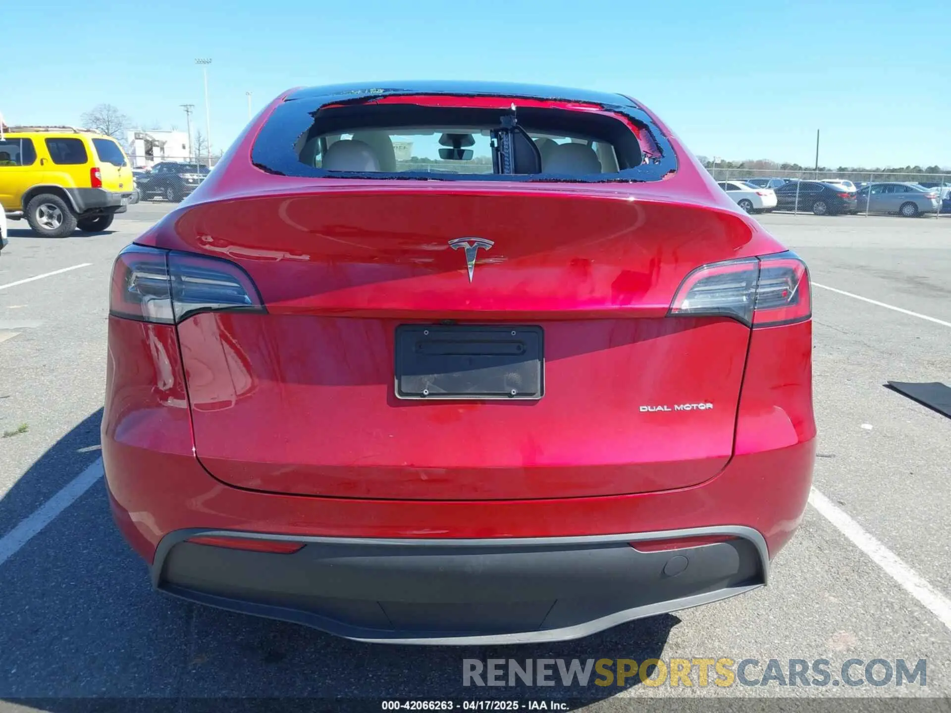 16 fotografías del automóvil dañado 7SAYGDEEXRA264495 TESLA MODEL Y 2024