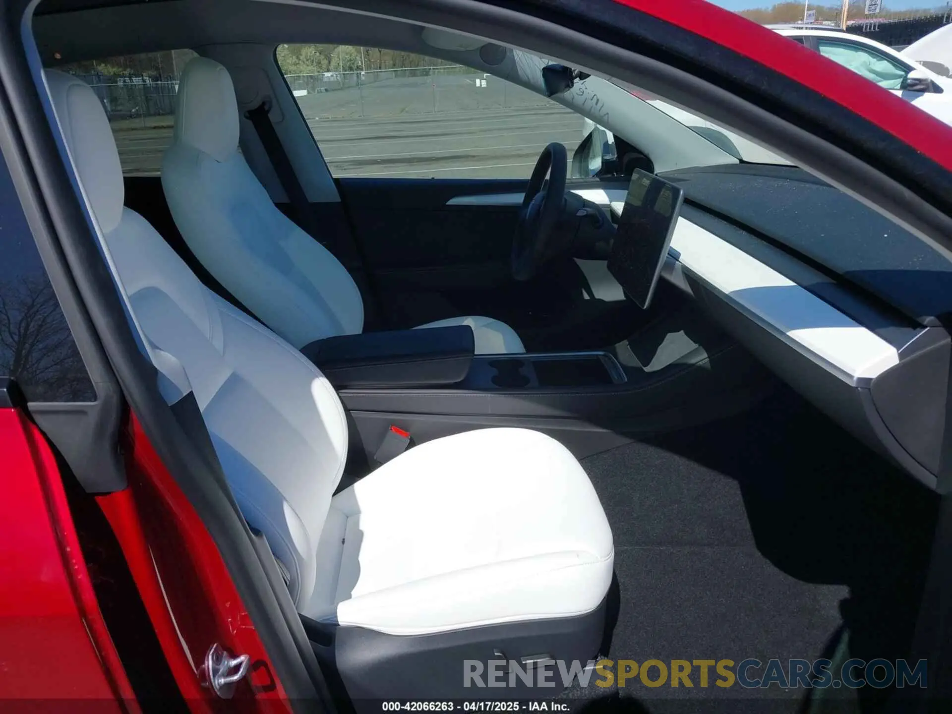 5 fotografías del automóvil dañado 7SAYGDEEXRA264495 TESLA MODEL Y 2024