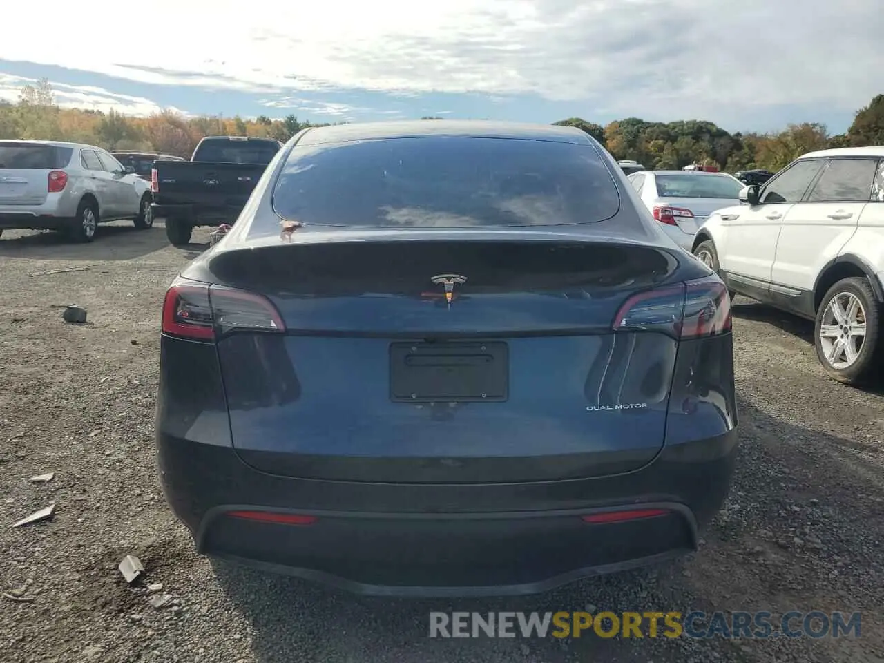 6 fotografías del automóvil dañado 7SAYGDEEXRA283788 TESLA MODEL Y 2024