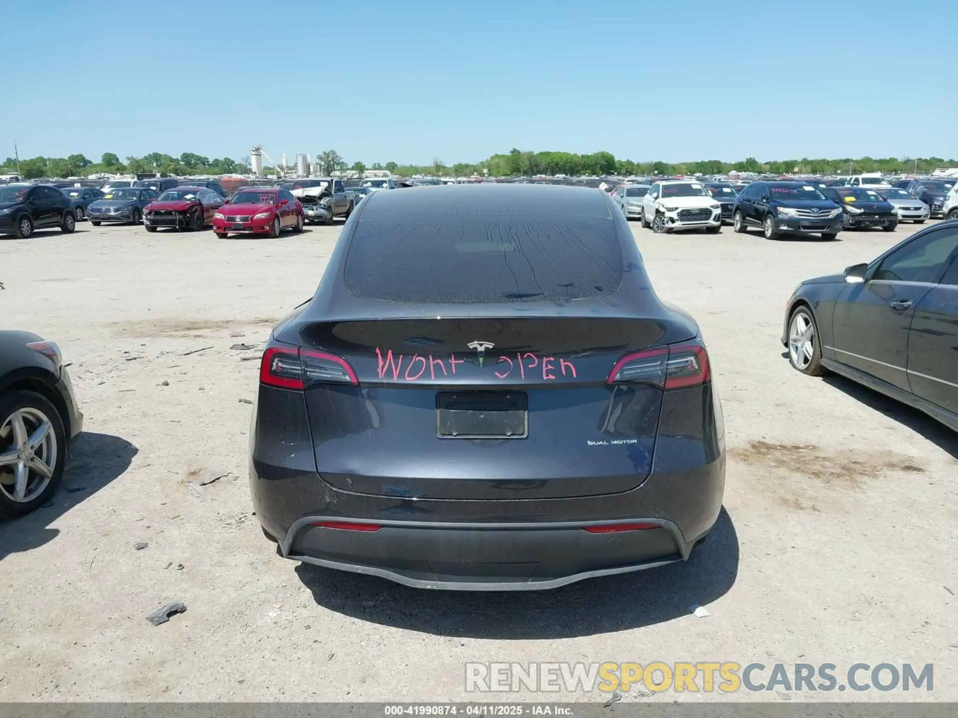 15 fotografías del automóvil dañado 7SAYGDEEXRA304932 TESLA MODEL Y 2024