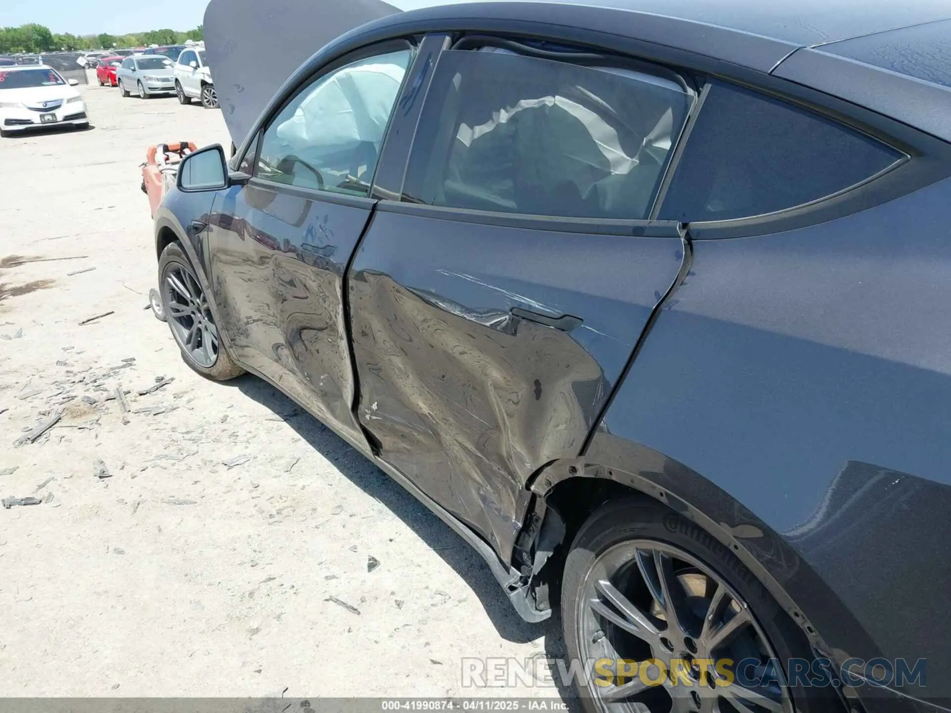 6 fotografías del automóvil dañado 7SAYGDEEXRA304932 TESLA MODEL Y 2024