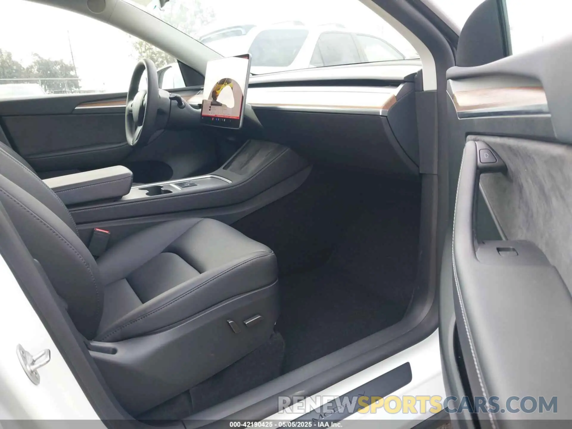 5 fotografías del automóvil dañado 7SAYGDEEXRF059620 TESLA MODEL Y 2024