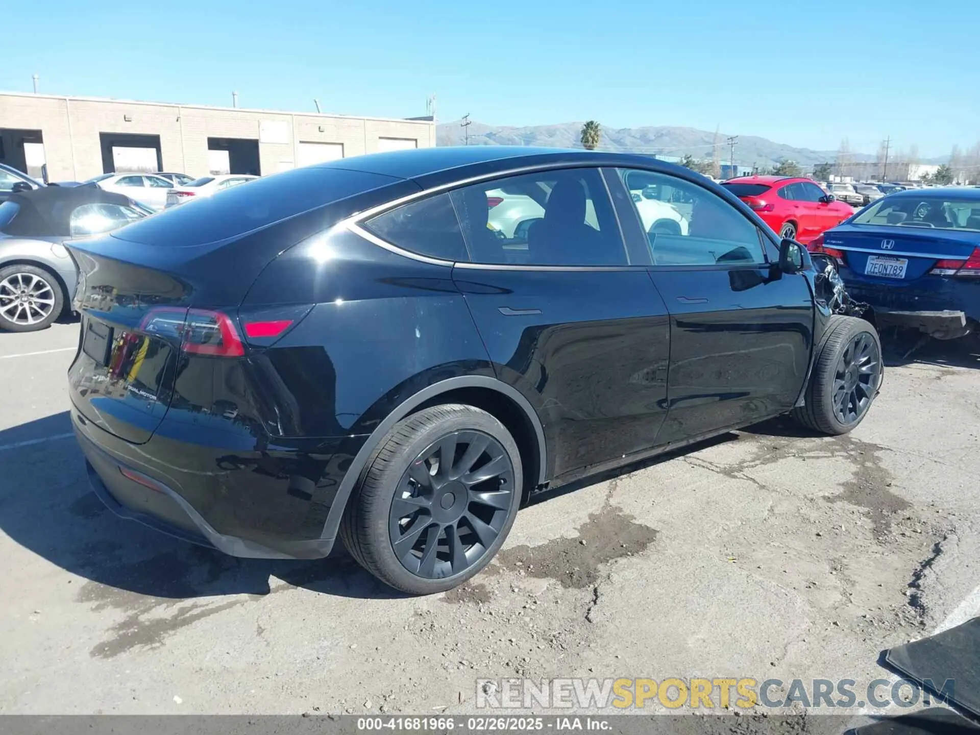 4 fotografías del automóvil dañado 7SAYGDEEXRF086655 TESLA MODEL Y 2024