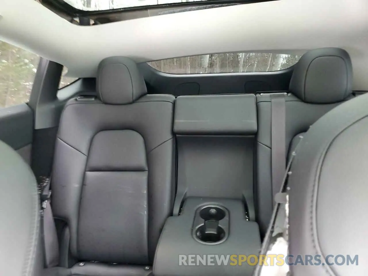 10 fotografías del automóvil dañado 7SAYGDEEXRF090219 TESLA MODEL Y 2024