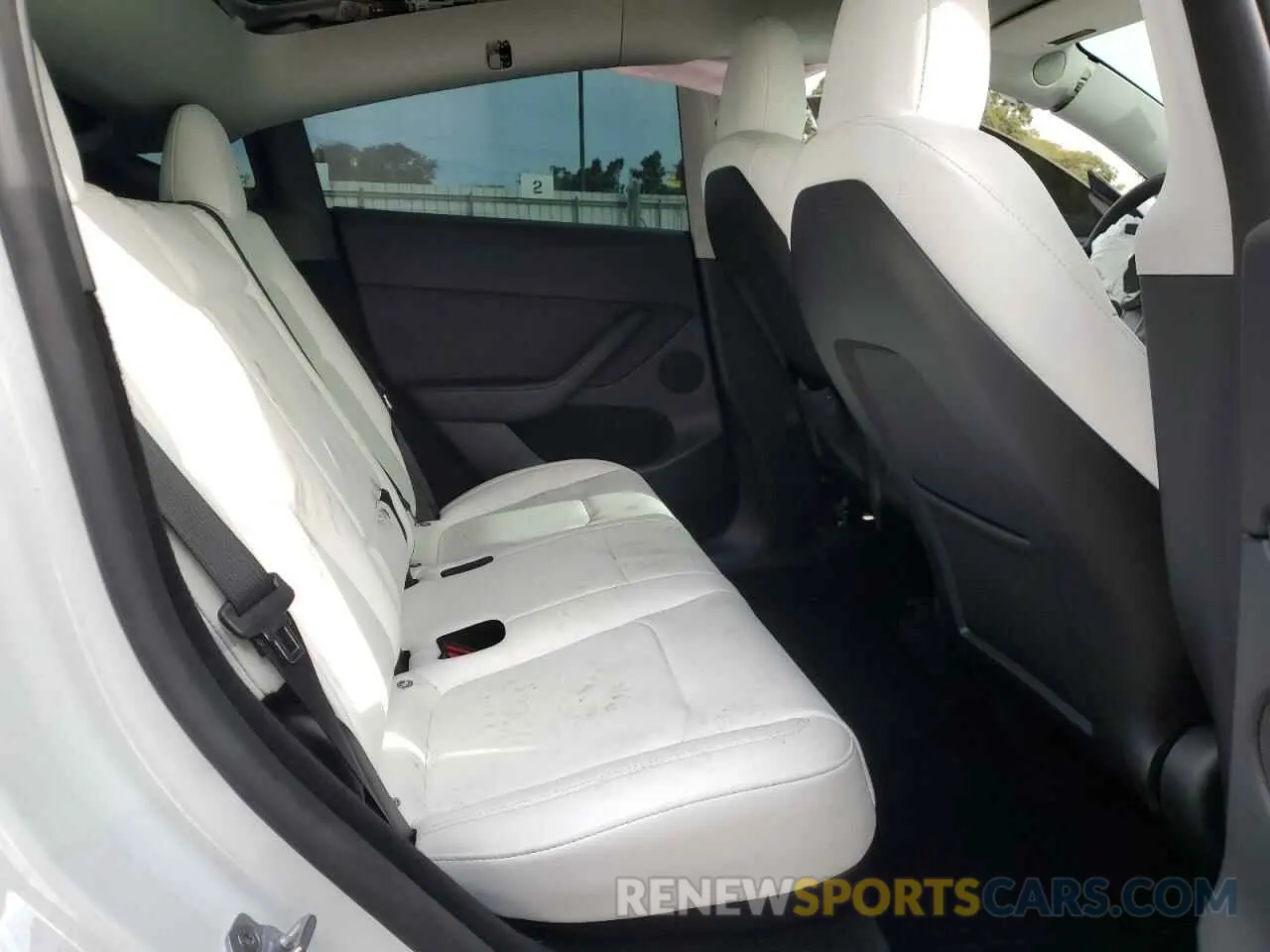 10 fotografías del automóvil dañado 7SAYGDEEXRF104913 TESLA MODEL Y 2024