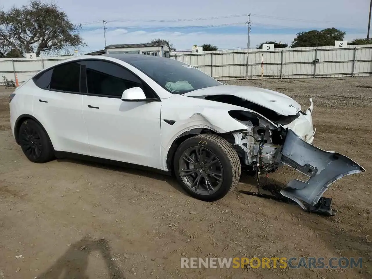 4 fotografías del automóvil dañado 7SAYGDEEXRF104913 TESLA MODEL Y 2024