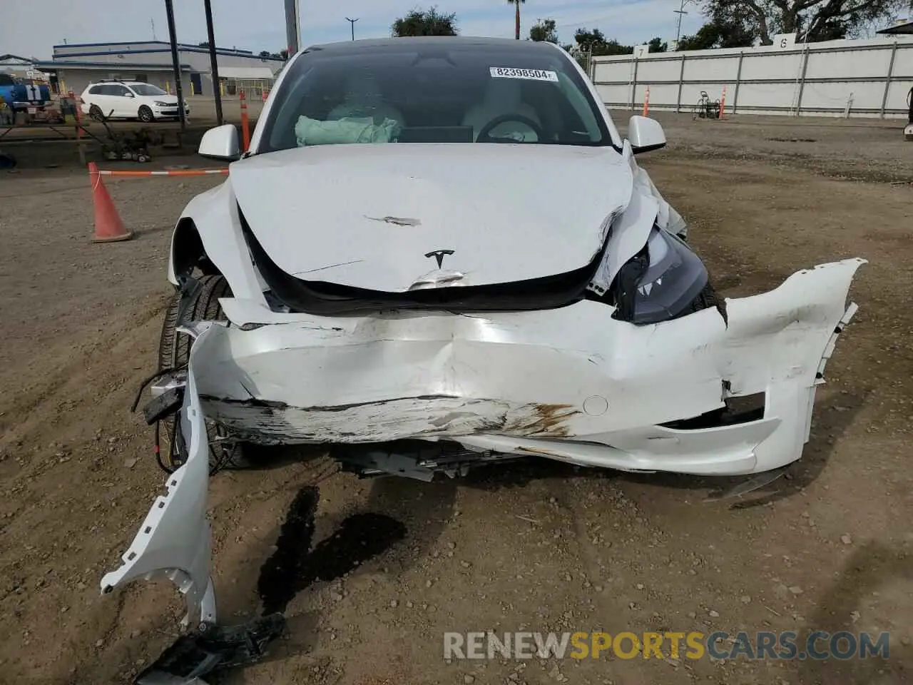 5 fotografías del automóvil dañado 7SAYGDEEXRF104913 TESLA MODEL Y 2024
