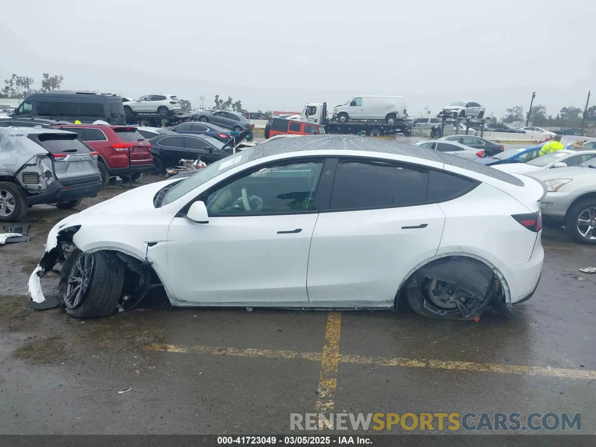 14 fotografías del automóvil dañado 7SAYGDEEXRF230169 TESLA MODEL Y 2024