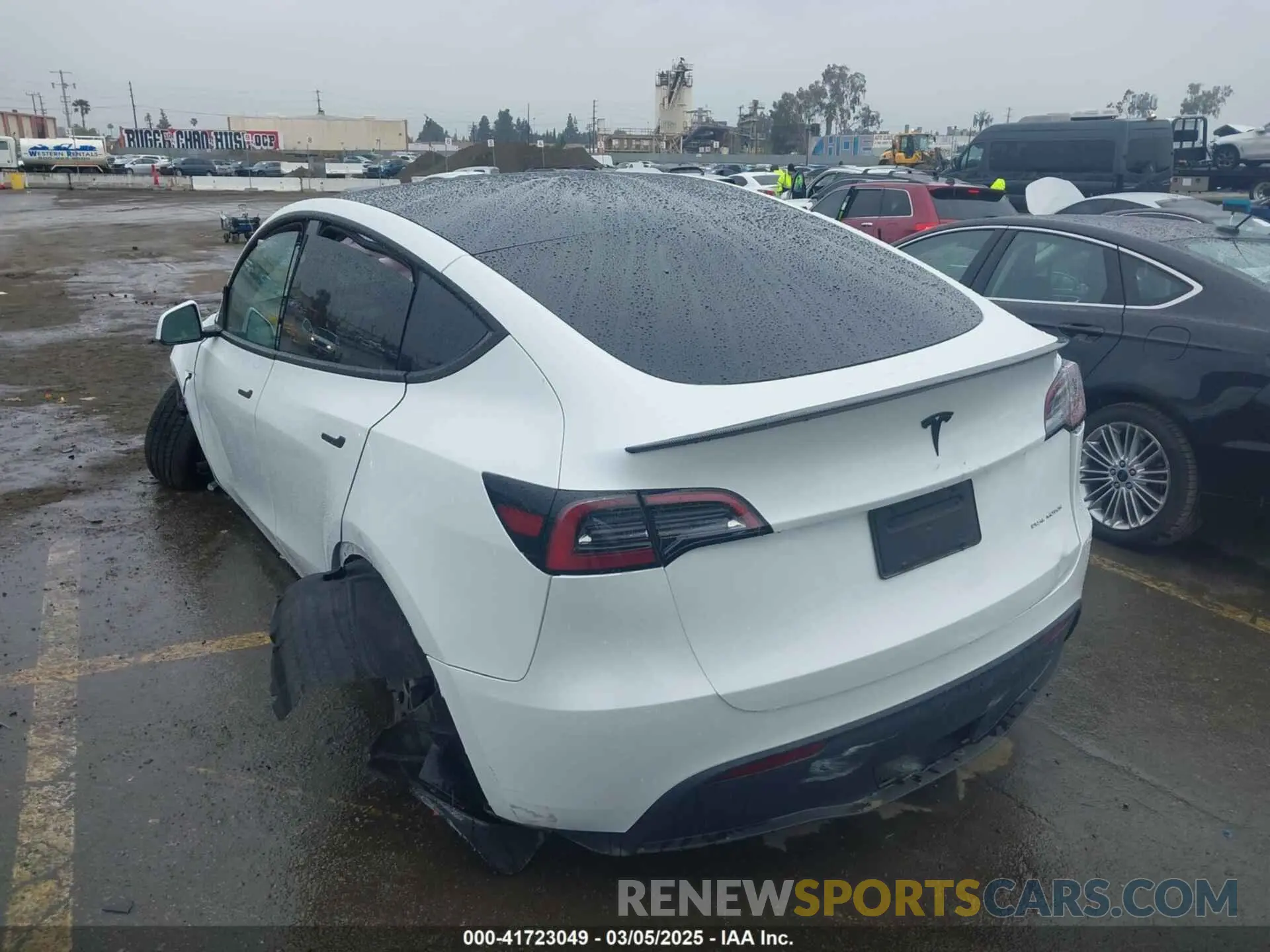 3 fotografías del automóvil dañado 7SAYGDEEXRF230169 TESLA MODEL Y 2024