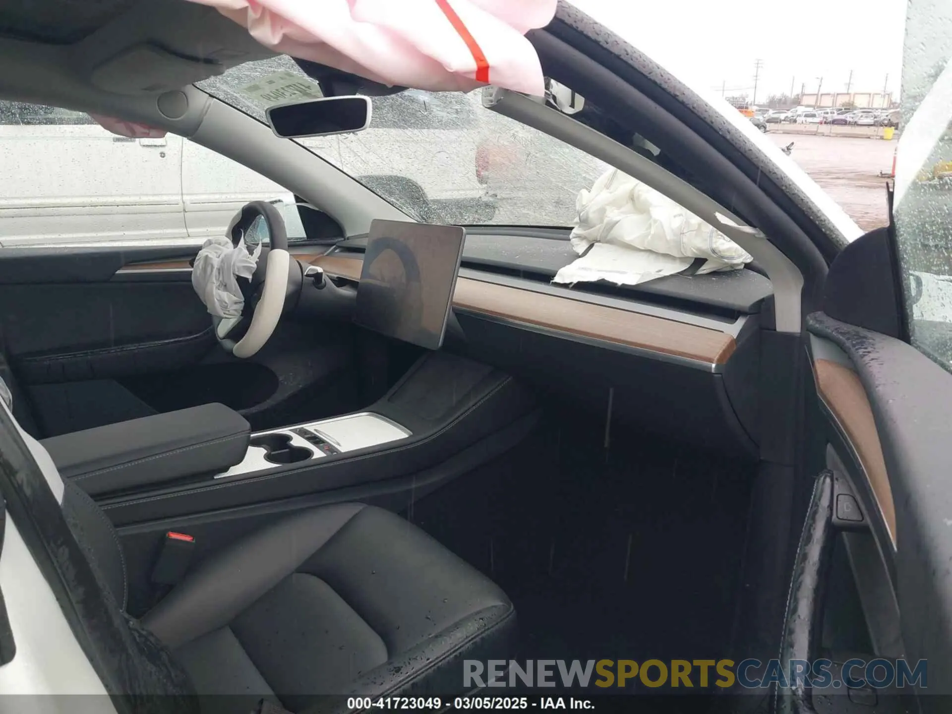 5 fotografías del automóvil dañado 7SAYGDEEXRF230169 TESLA MODEL Y 2024