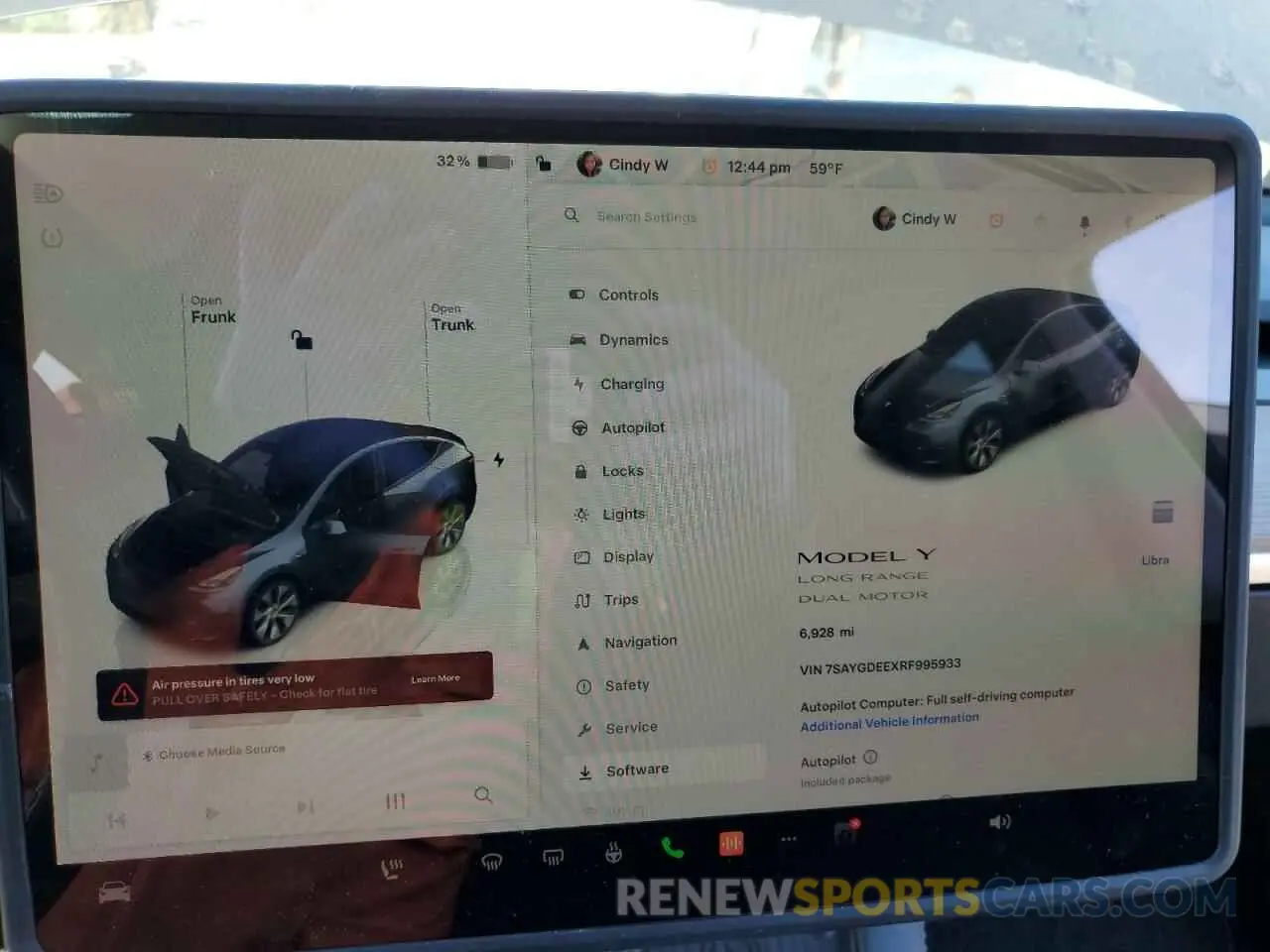 9 fotografías del automóvil dañado 7SAYGDEEXRF995933 TESLA MODEL Y 2024
