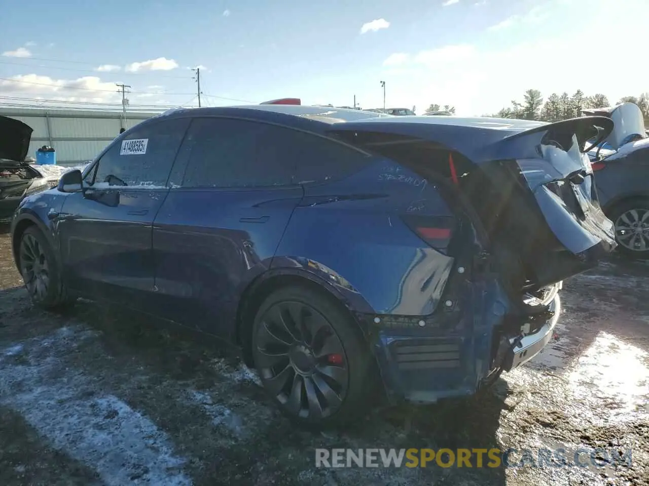 2 fotografías del automóvil dañado 7SAYGDEF0RA312711 TESLA MODEL Y 2024