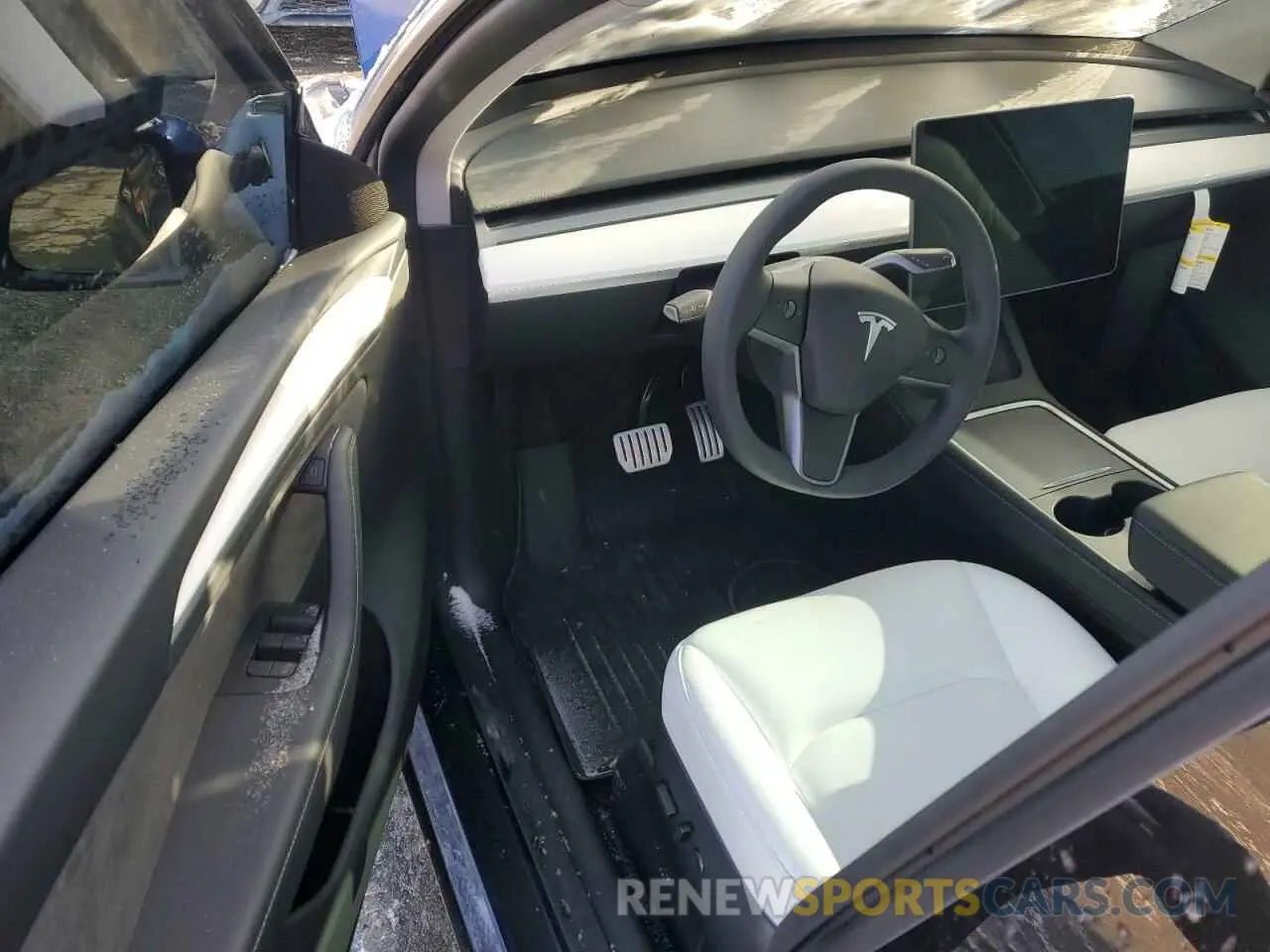 8 fotografías del automóvil dañado 7SAYGDEF0RA312711 TESLA MODEL Y 2024