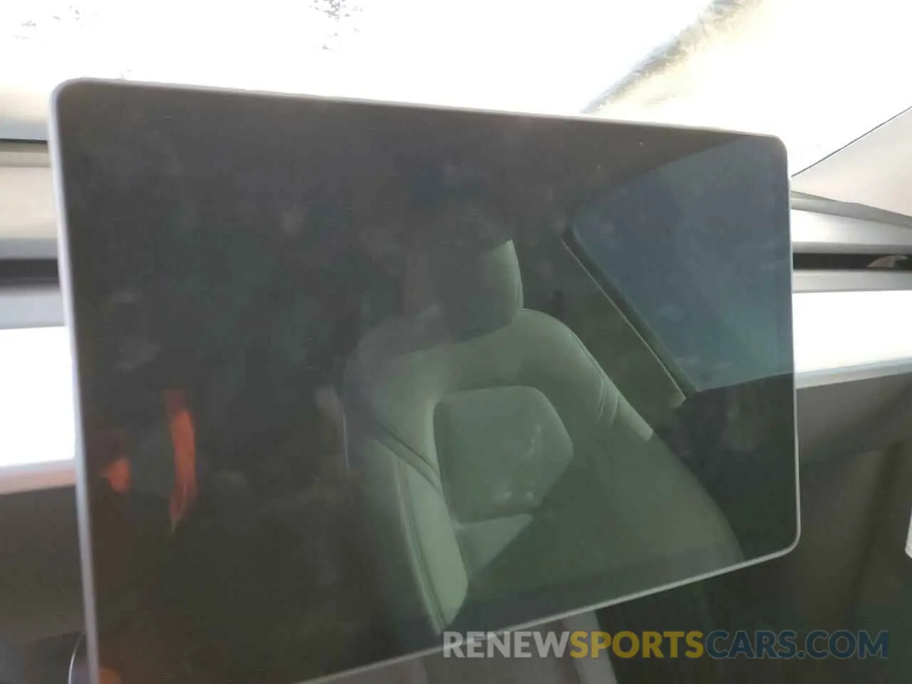 9 fotografías del automóvil dañado 7SAYGDEF0RA312711 TESLA MODEL Y 2024