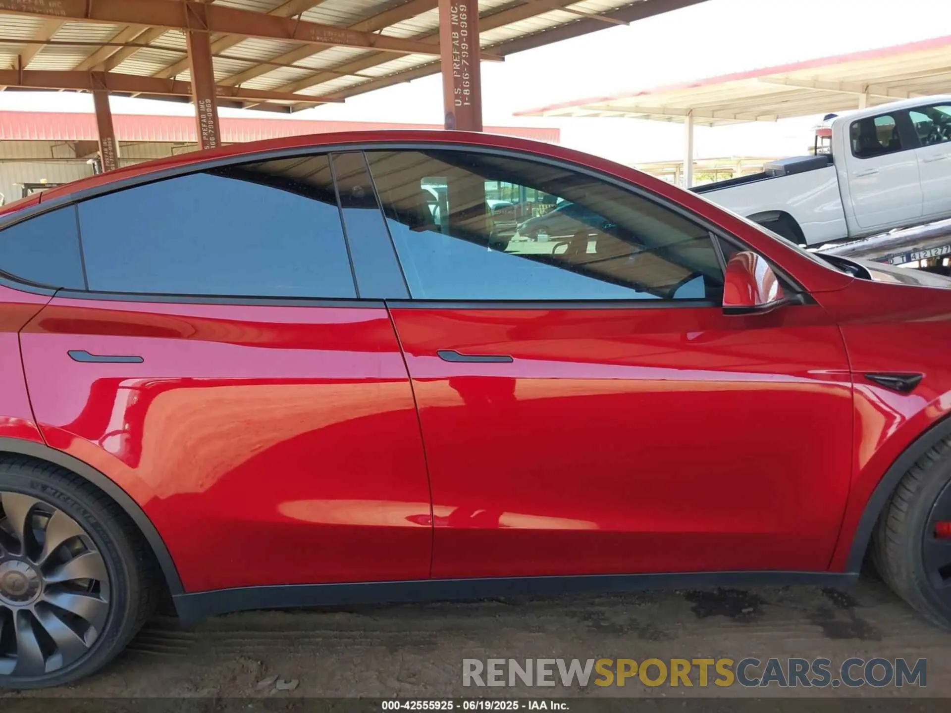 13 fotografías del automóvil dañado 7SAYGDEF0RF048313 TESLA MODEL Y 2024