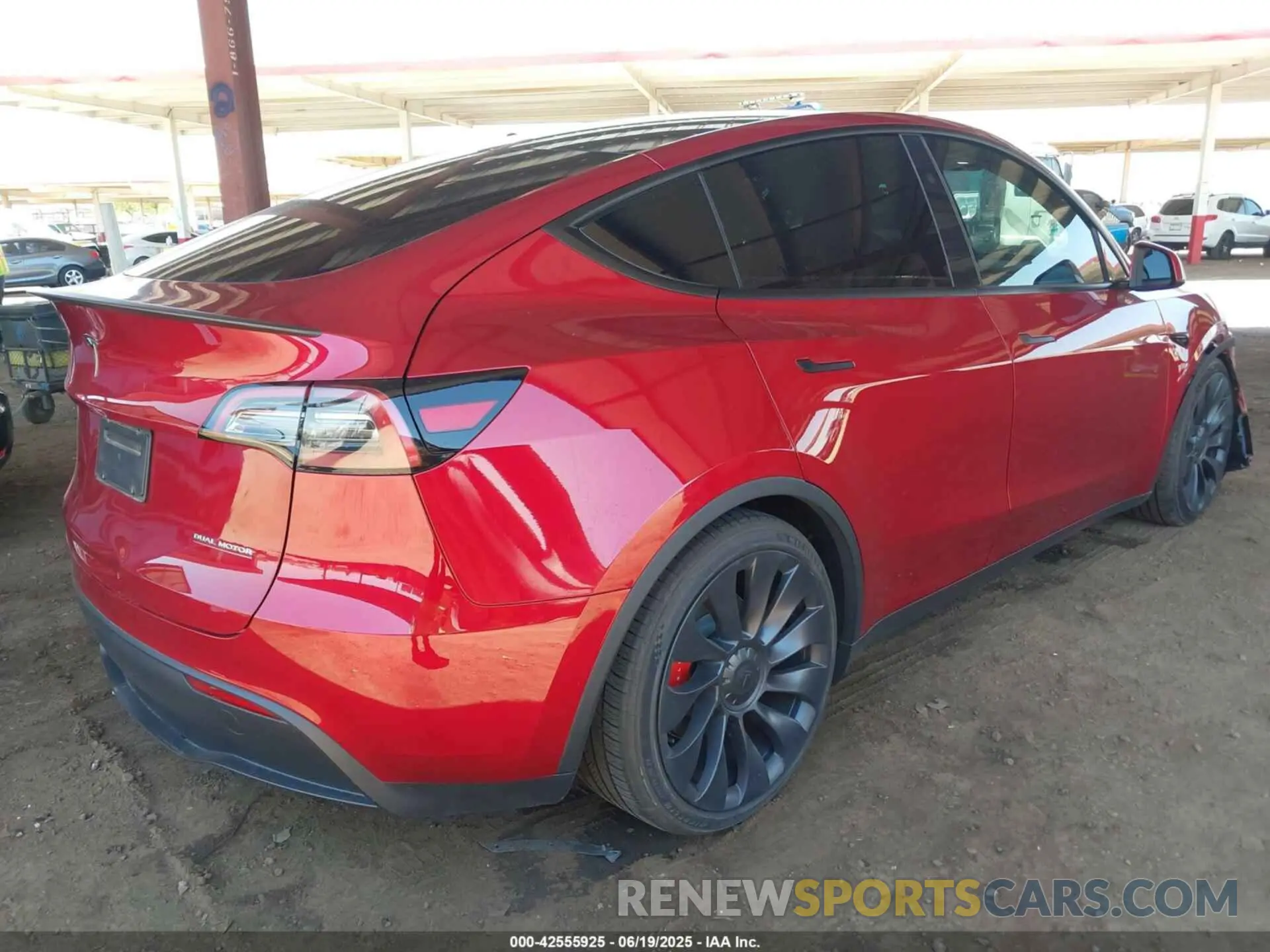 4 fotografías del automóvil dañado 7SAYGDEF0RF048313 TESLA MODEL Y 2024