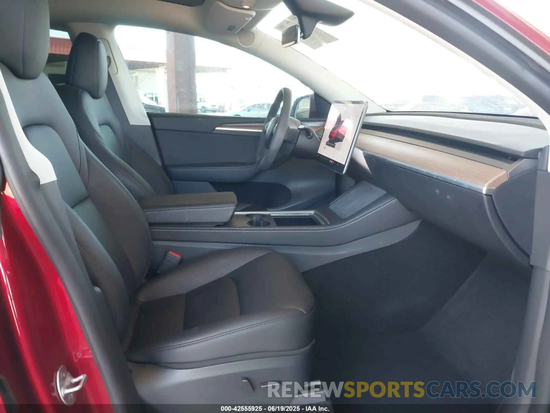 5 fotografías del automóvil dañado 7SAYGDEF0RF048313 TESLA MODEL Y 2024