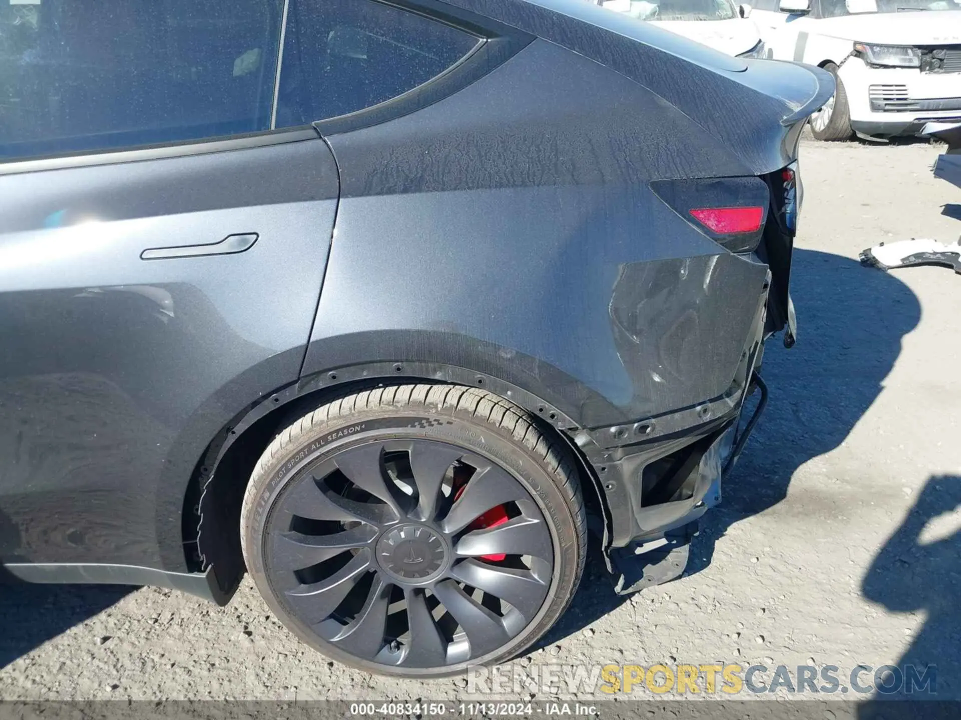 20 fotografías del automóvil dañado 7SAYGDEF0RF051809 TESLA MODEL Y 2024