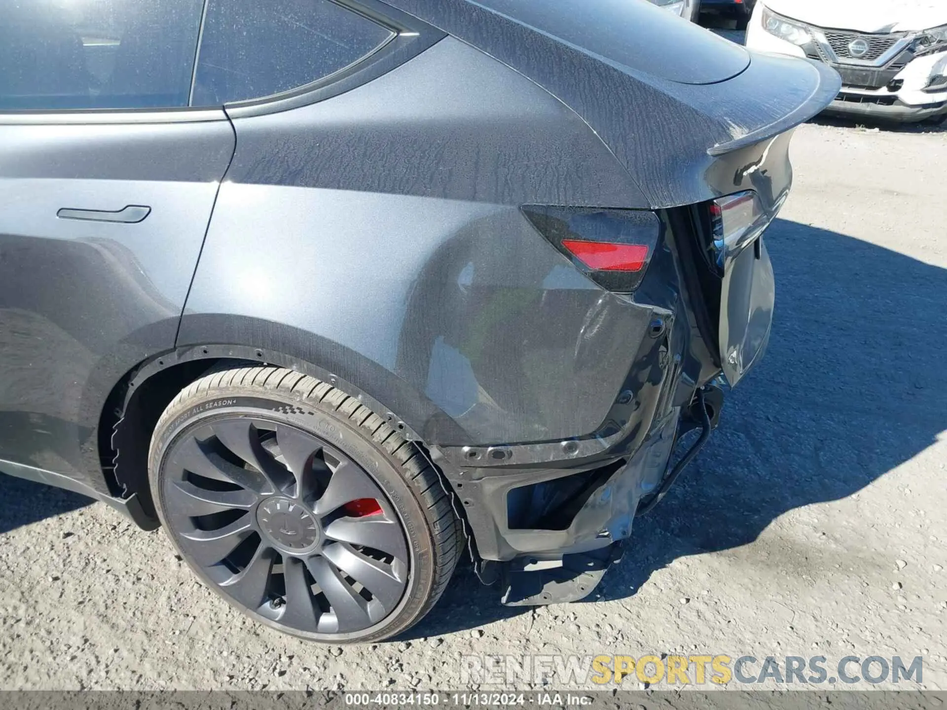 6 fotografías del automóvil dañado 7SAYGDEF0RF051809 TESLA MODEL Y 2024