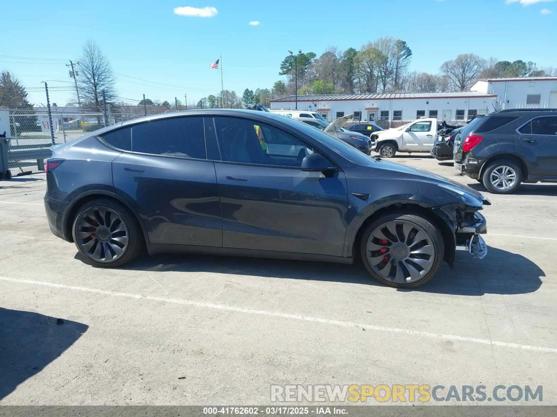 14 fotografías del automóvil dañado 7SAYGDEF1RA329825 TESLA MODEL Y 2024