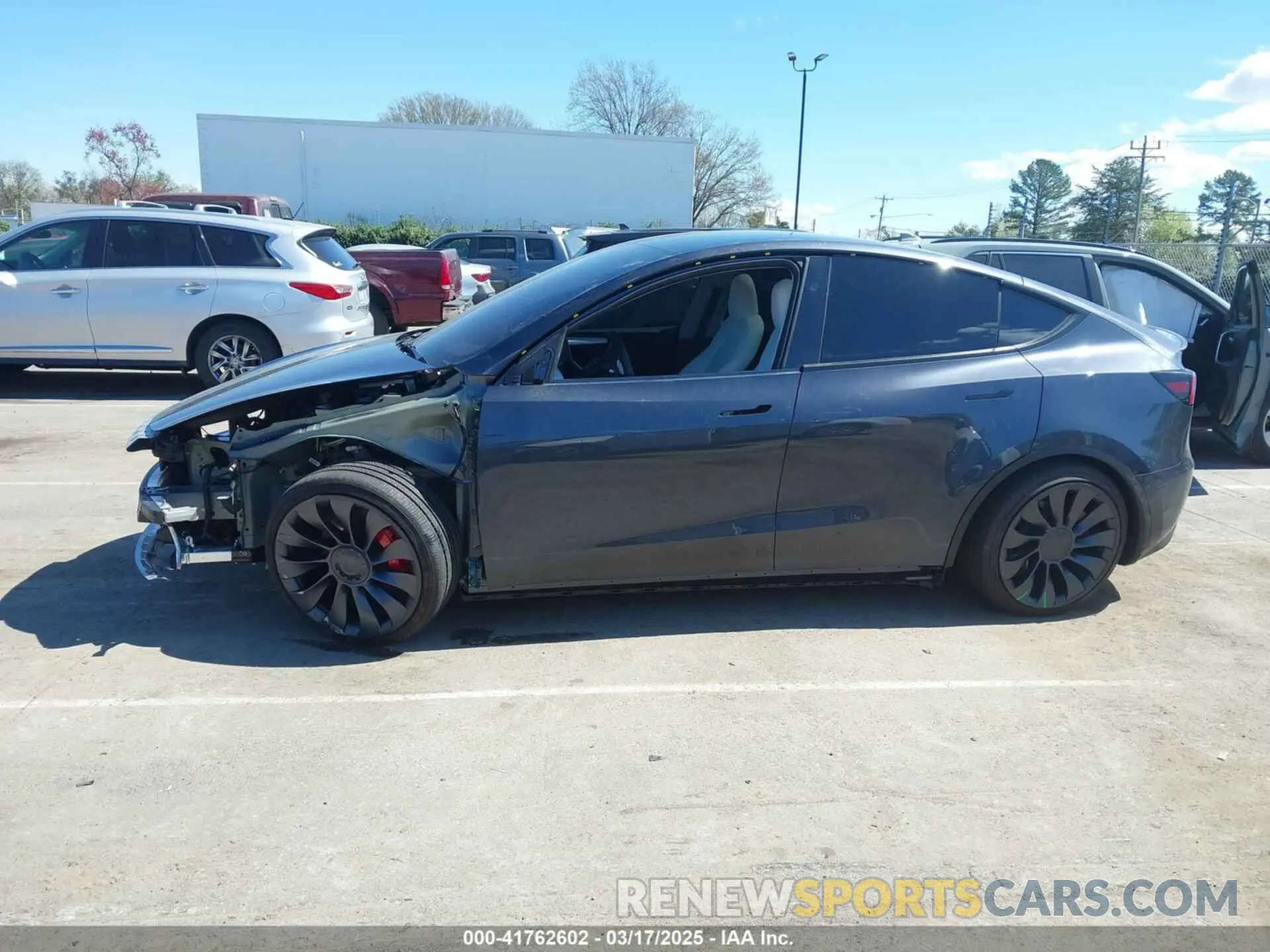 15 fotografías del automóvil dañado 7SAYGDEF1RA329825 TESLA MODEL Y 2024
