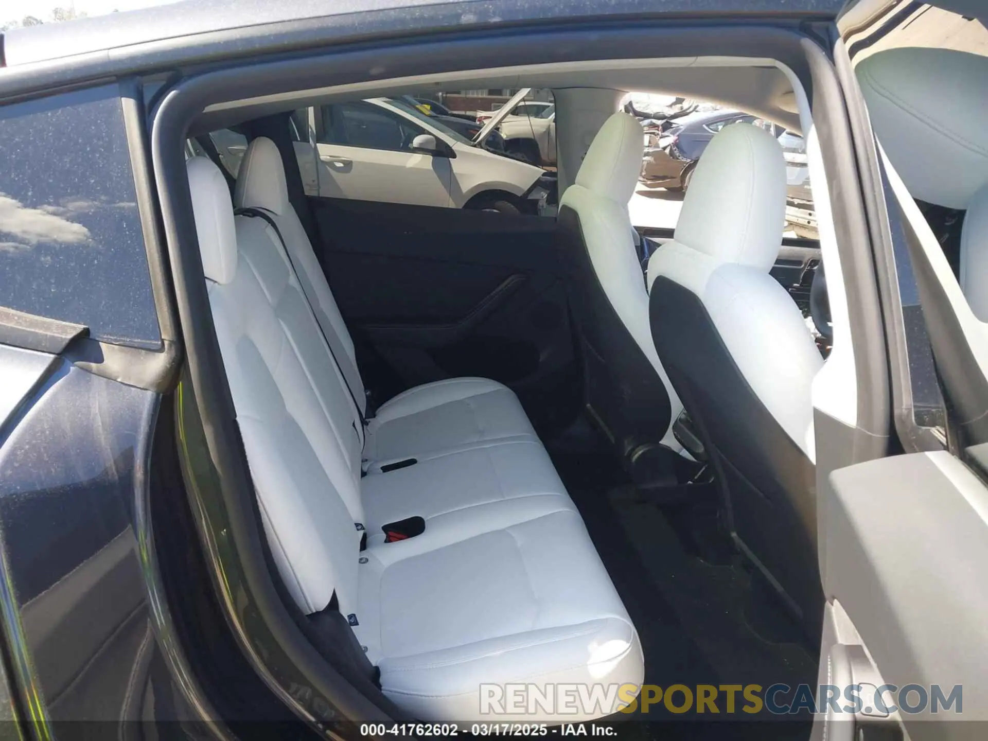 8 fotografías del automóvil dañado 7SAYGDEF1RA329825 TESLA MODEL Y 2024