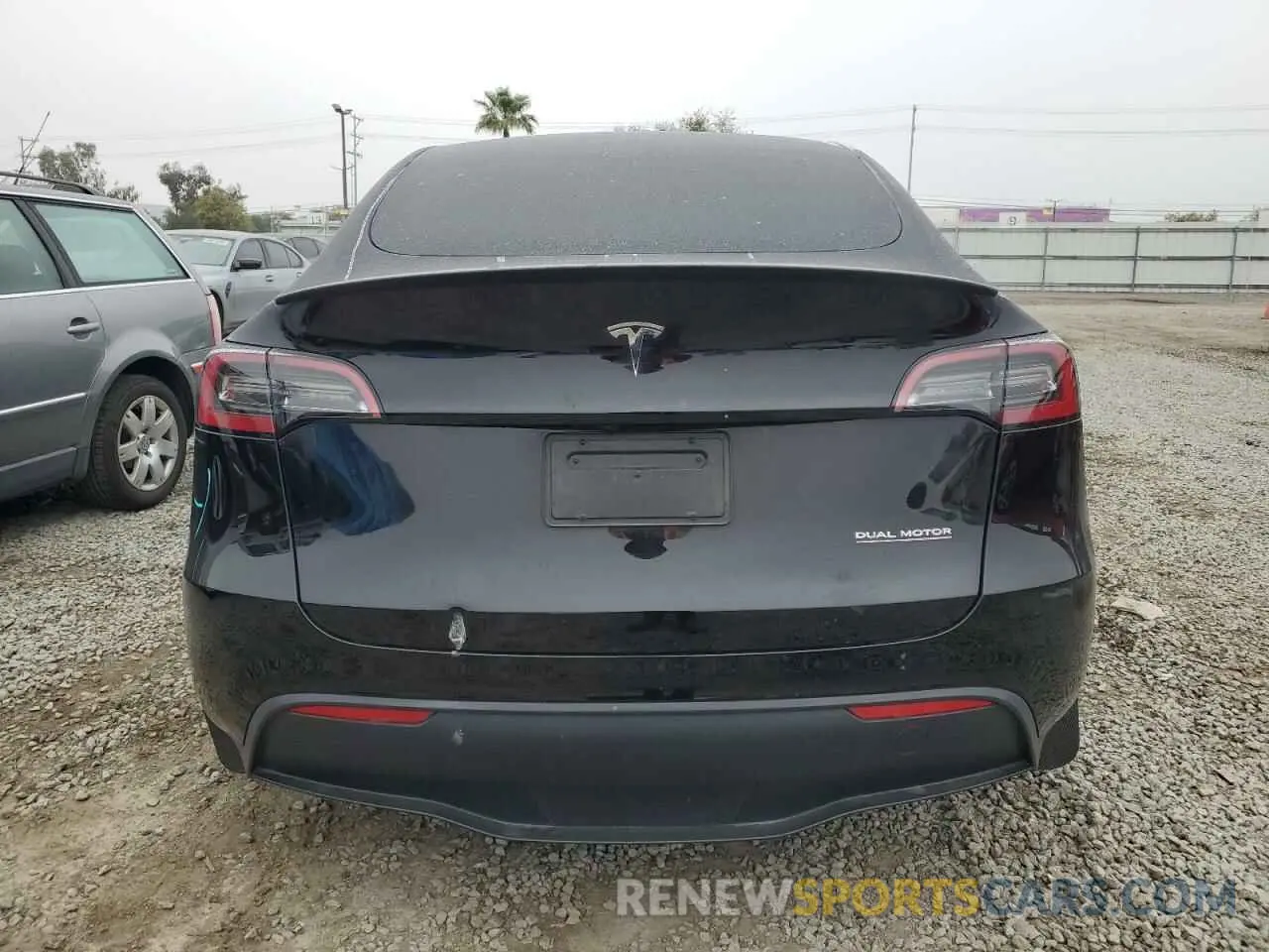 6 fotografías del automóvil dañado 7SAYGDEF1RF028278 TESLA MODEL Y 2024